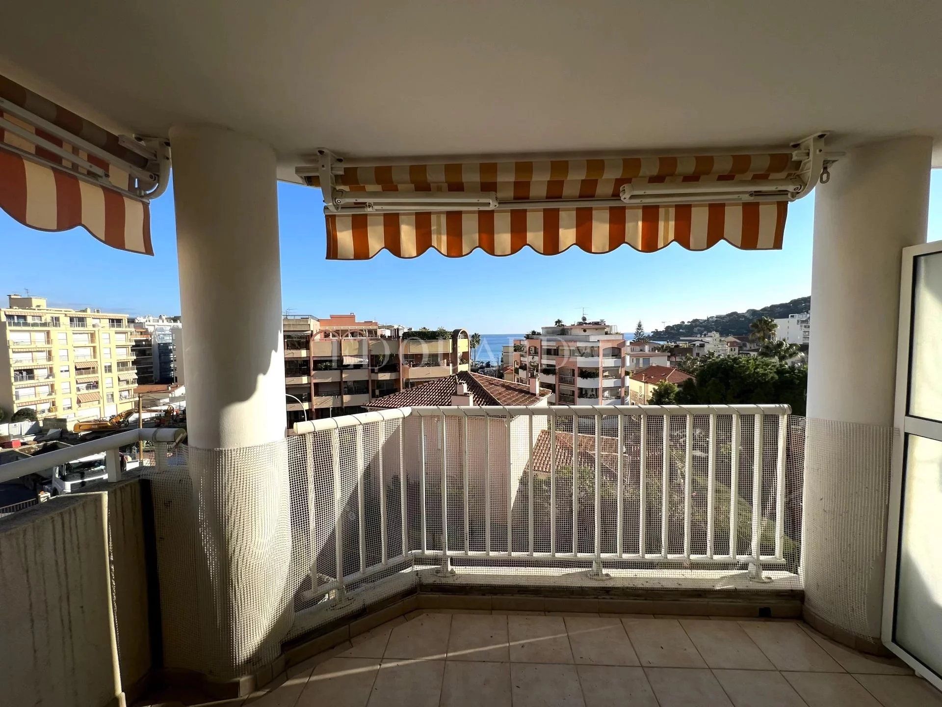 Condominium in Roquebrune-Cap-Martin, Alpes-Maritimes 11338023