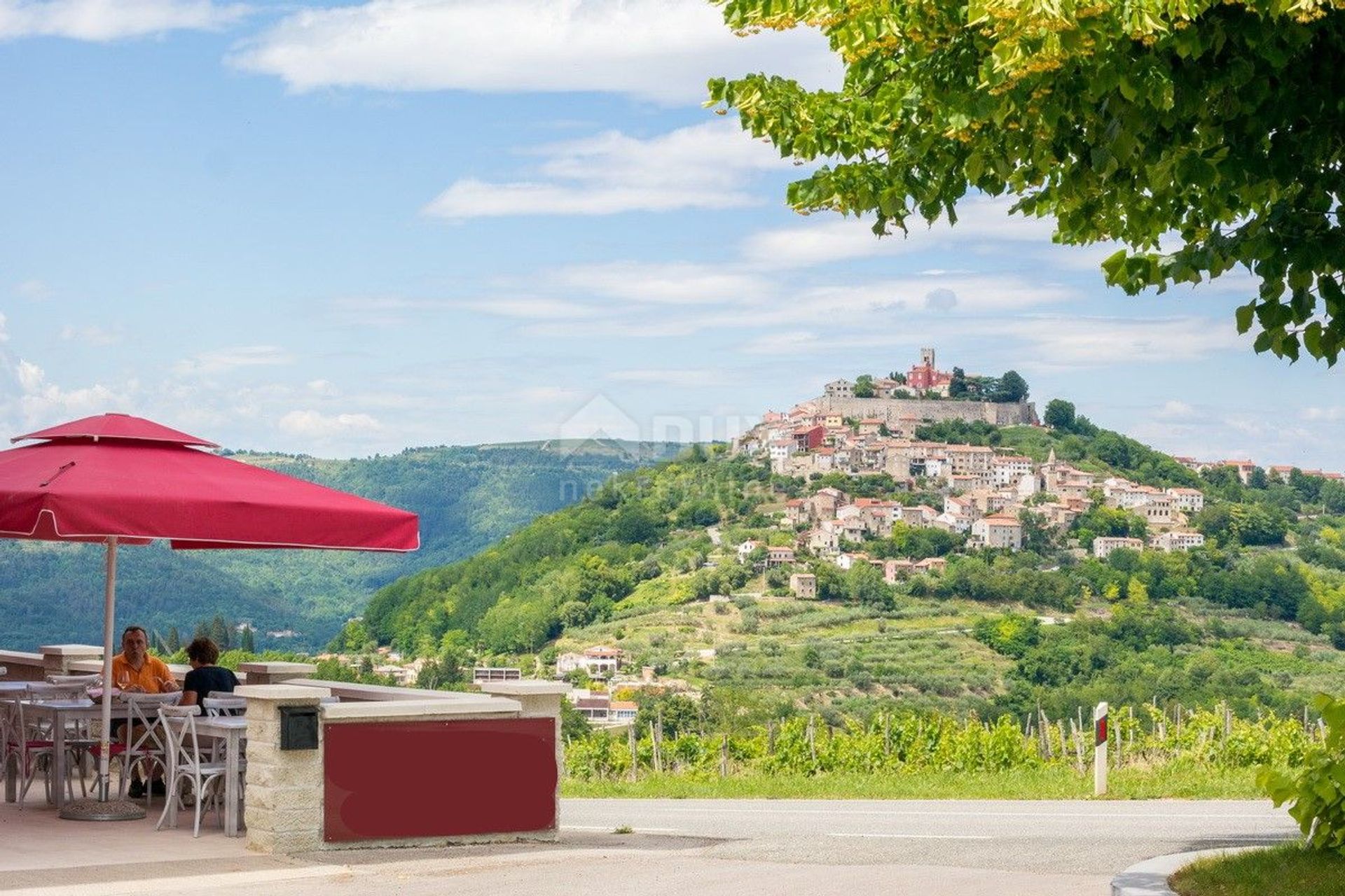 Sprzedaż detaliczna w Motovun, Istria County 11338287