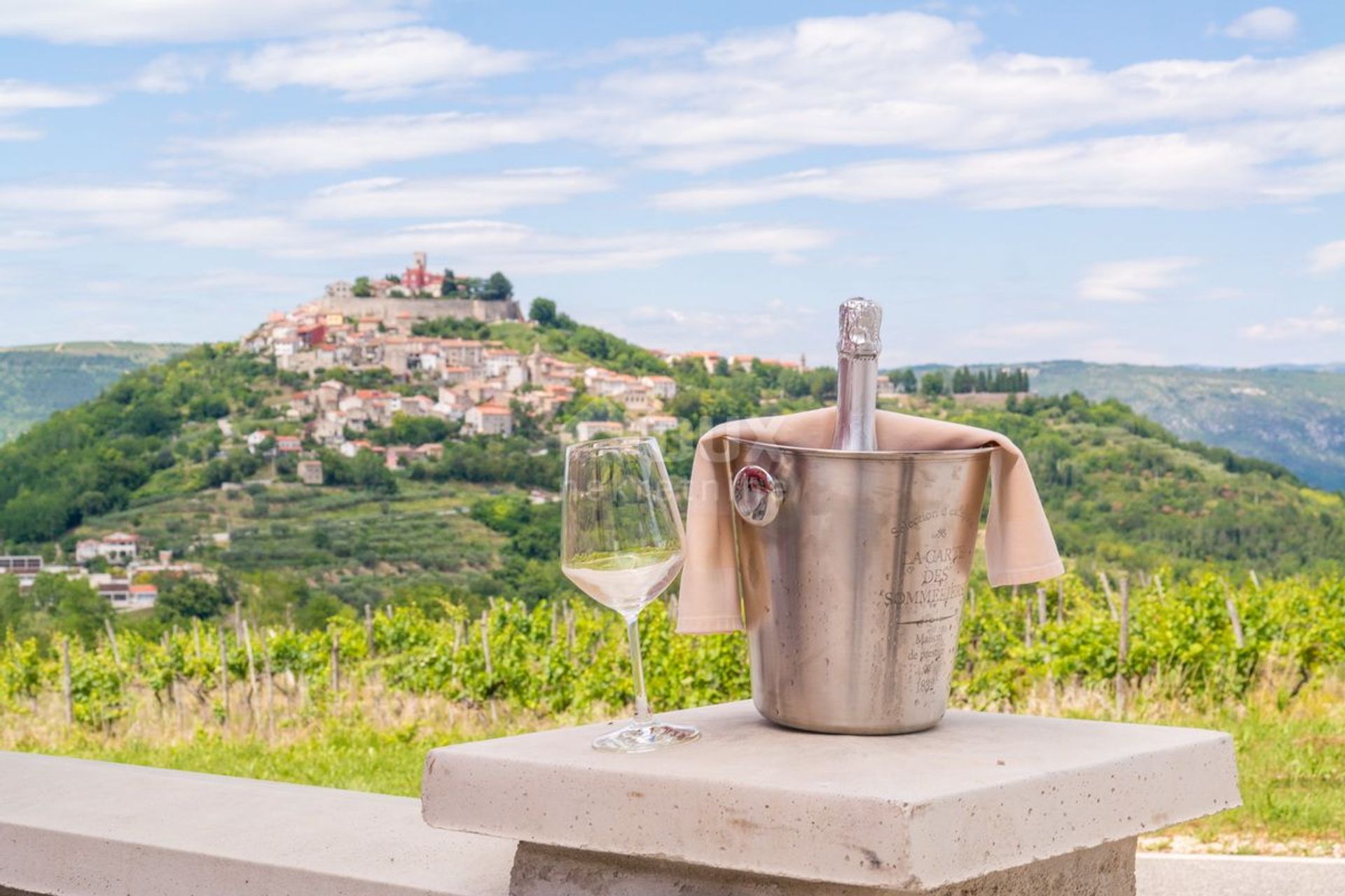 零售 在 Motovun, Istria County 11338287