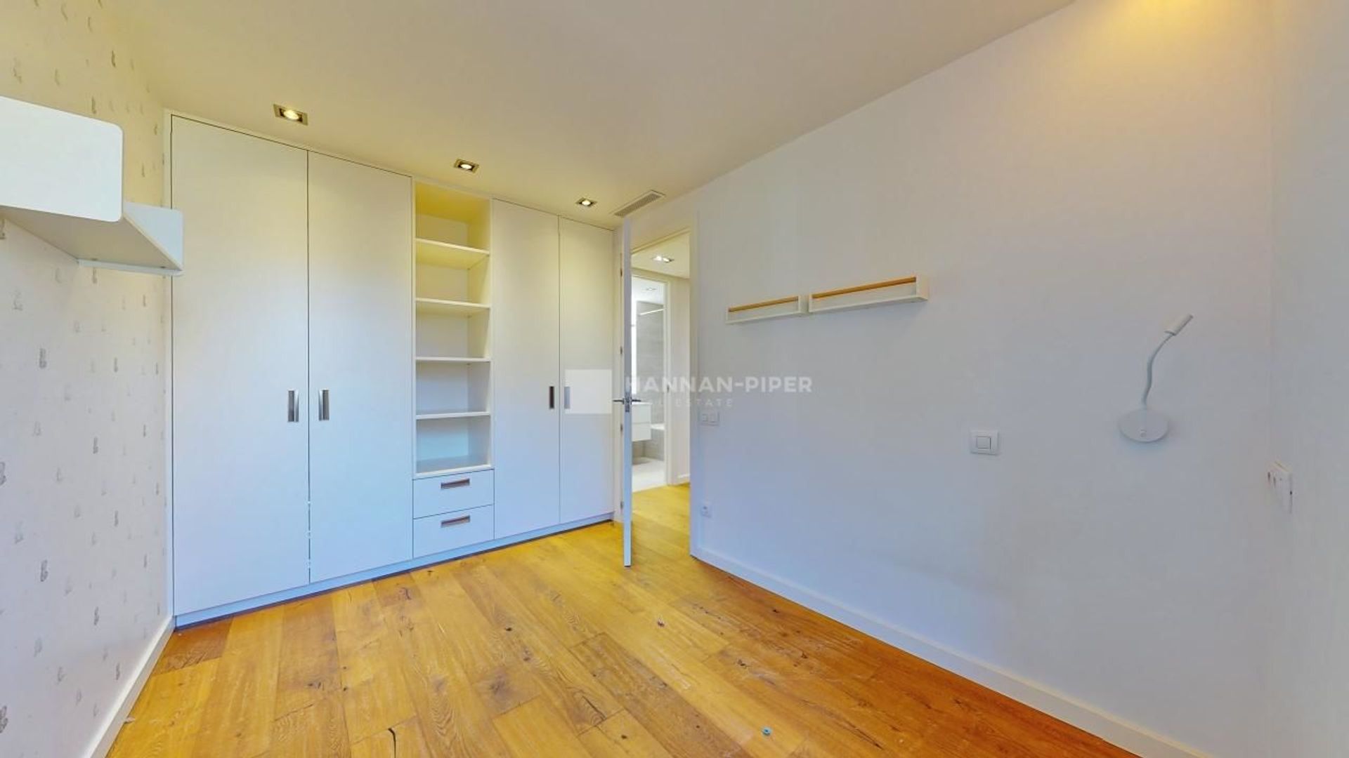 Condominium in Barcelona, Catalunya 11339497