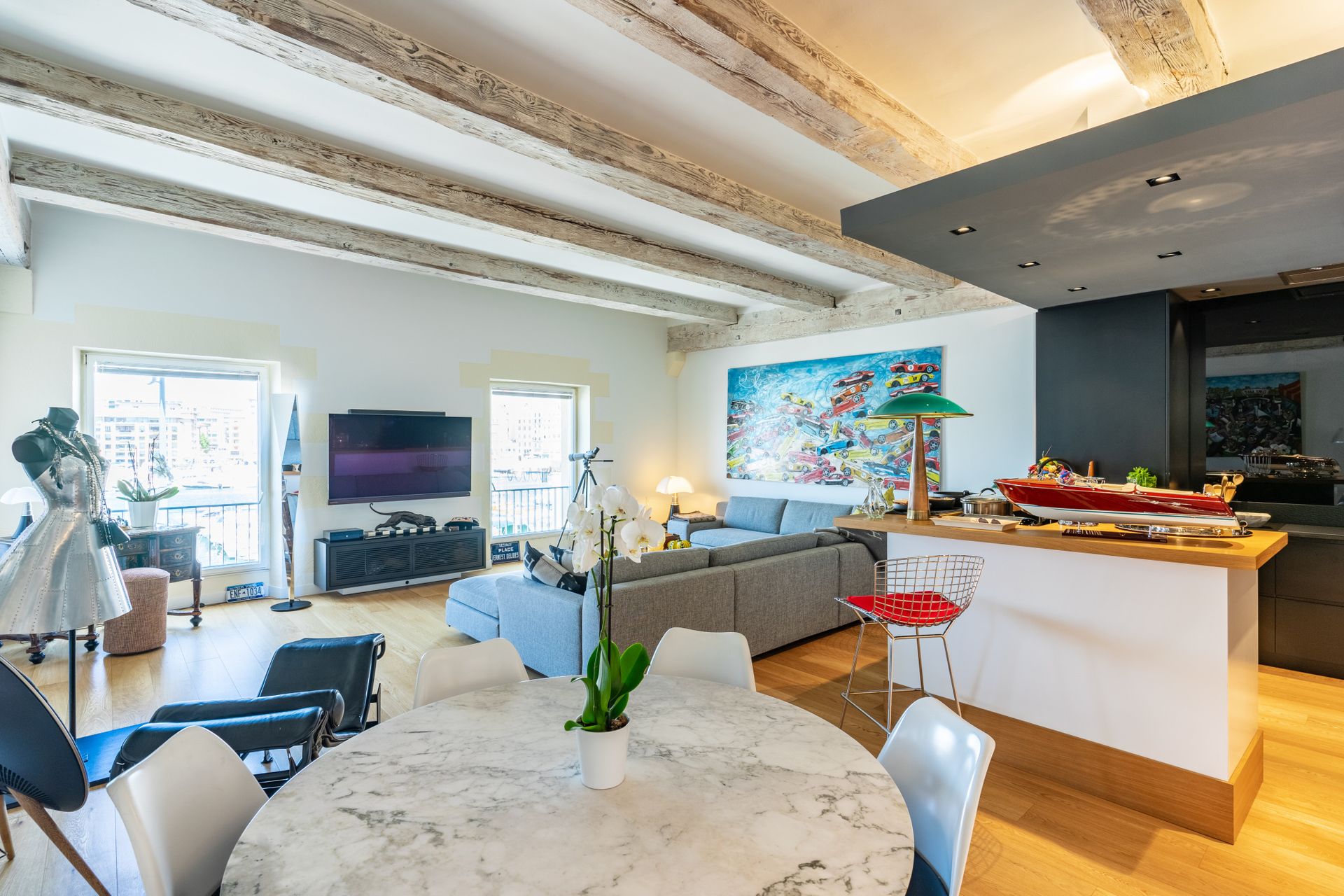 Condominium in Marseille, Provence-Alpes-Cote d'Azur 11339739