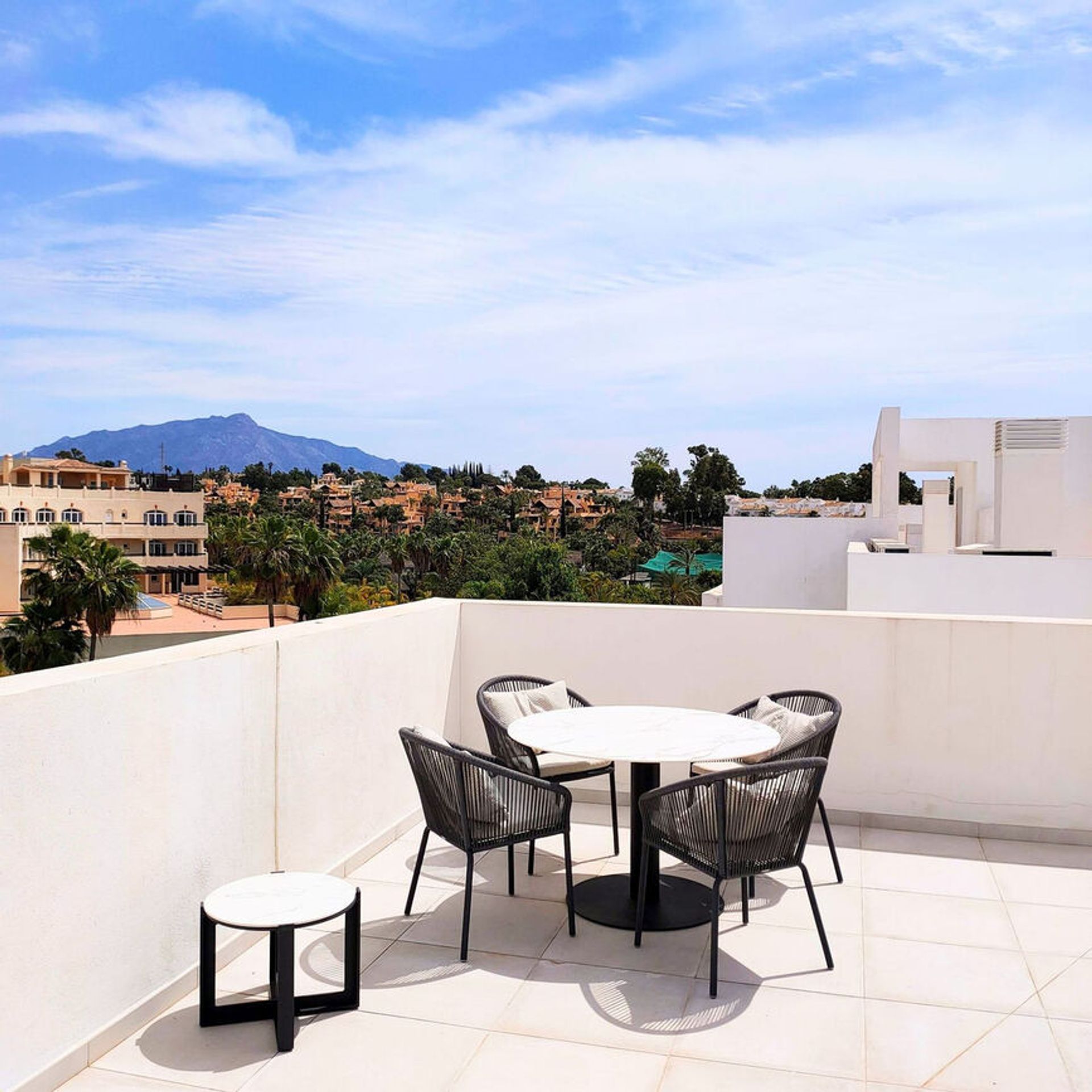 Condominio en Estepona, Andalucía 11341908