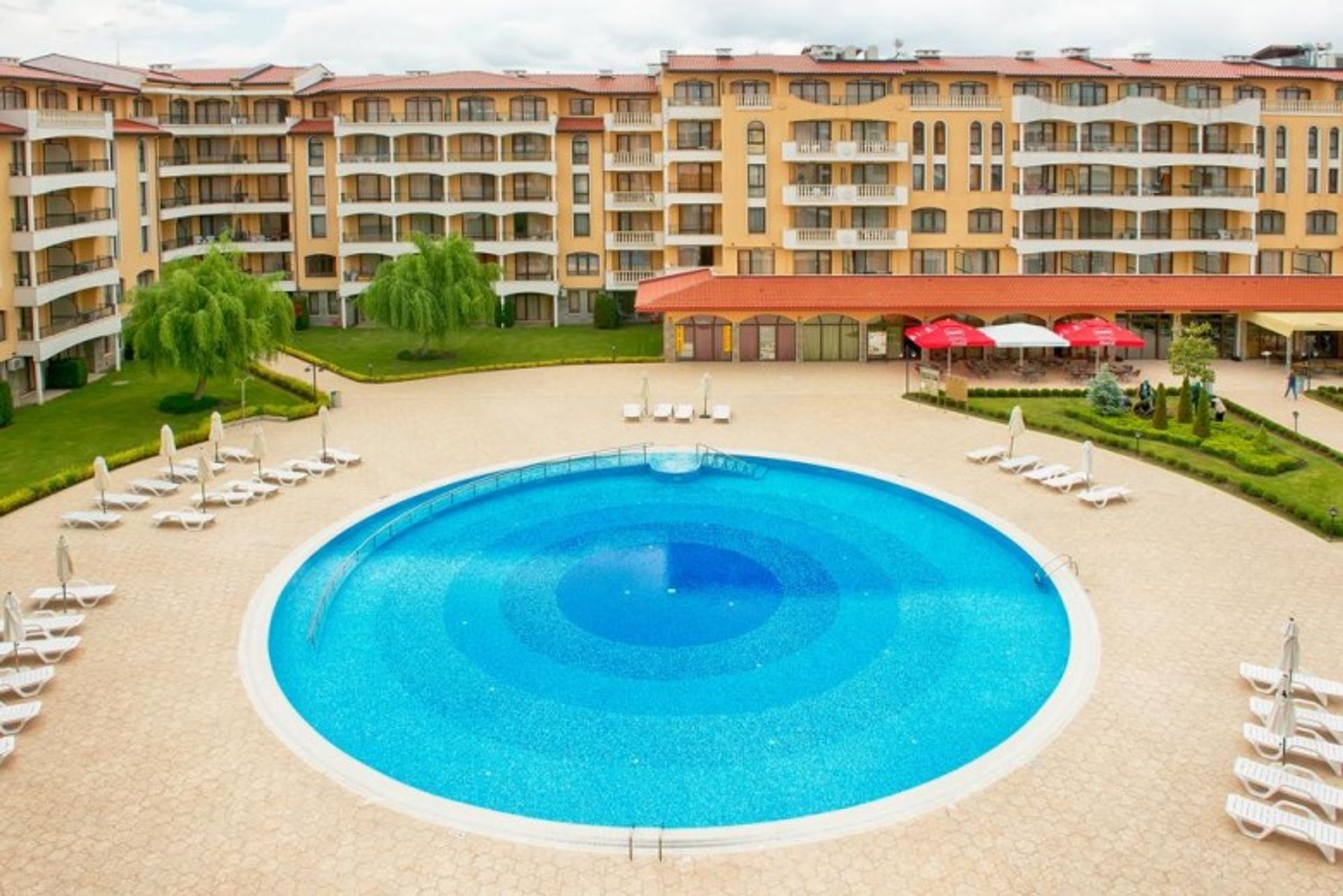 Condominium dans , Burgas 11342364