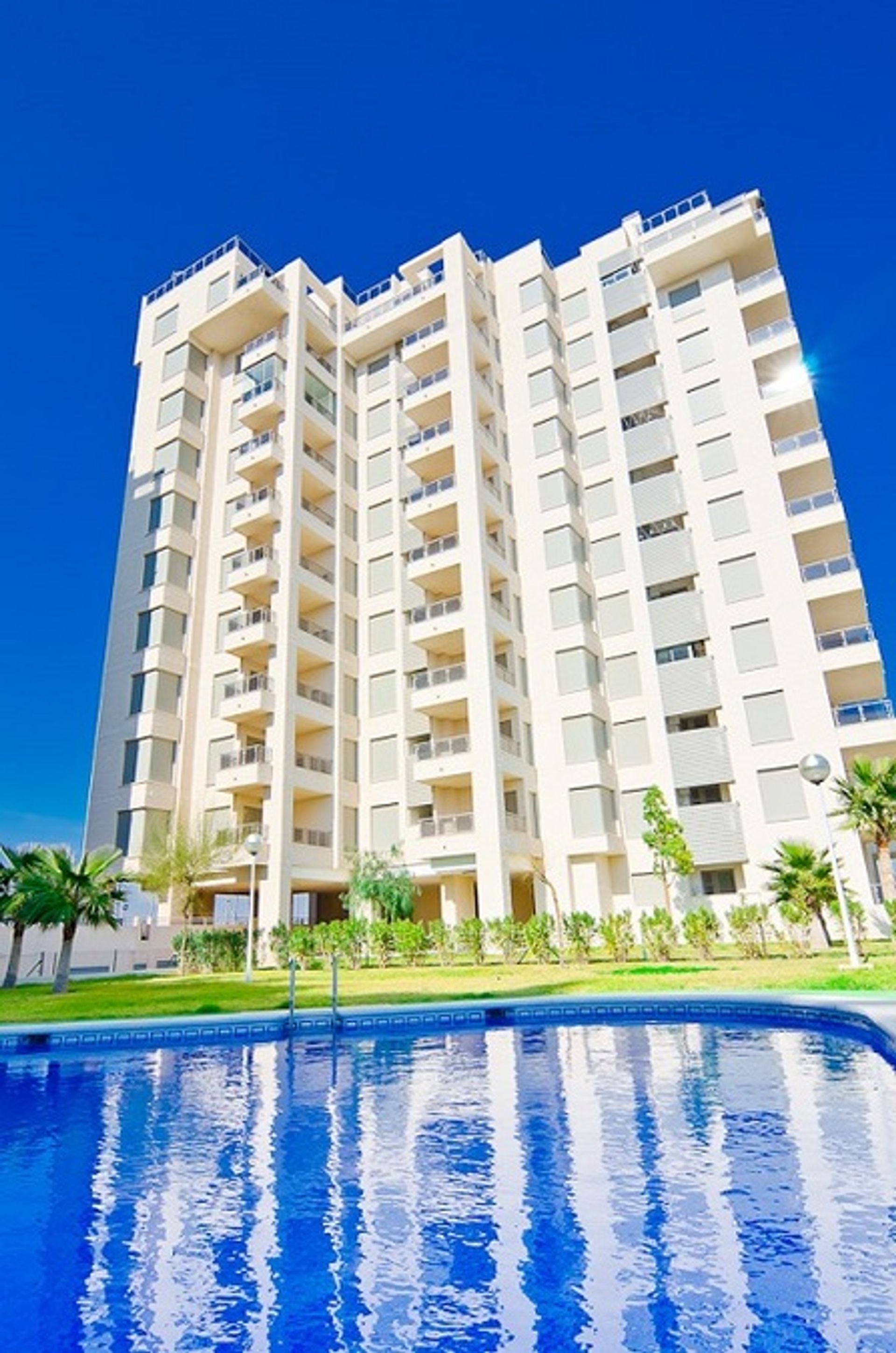 Condominium in Guardamar del Segura, Valencia 11345258