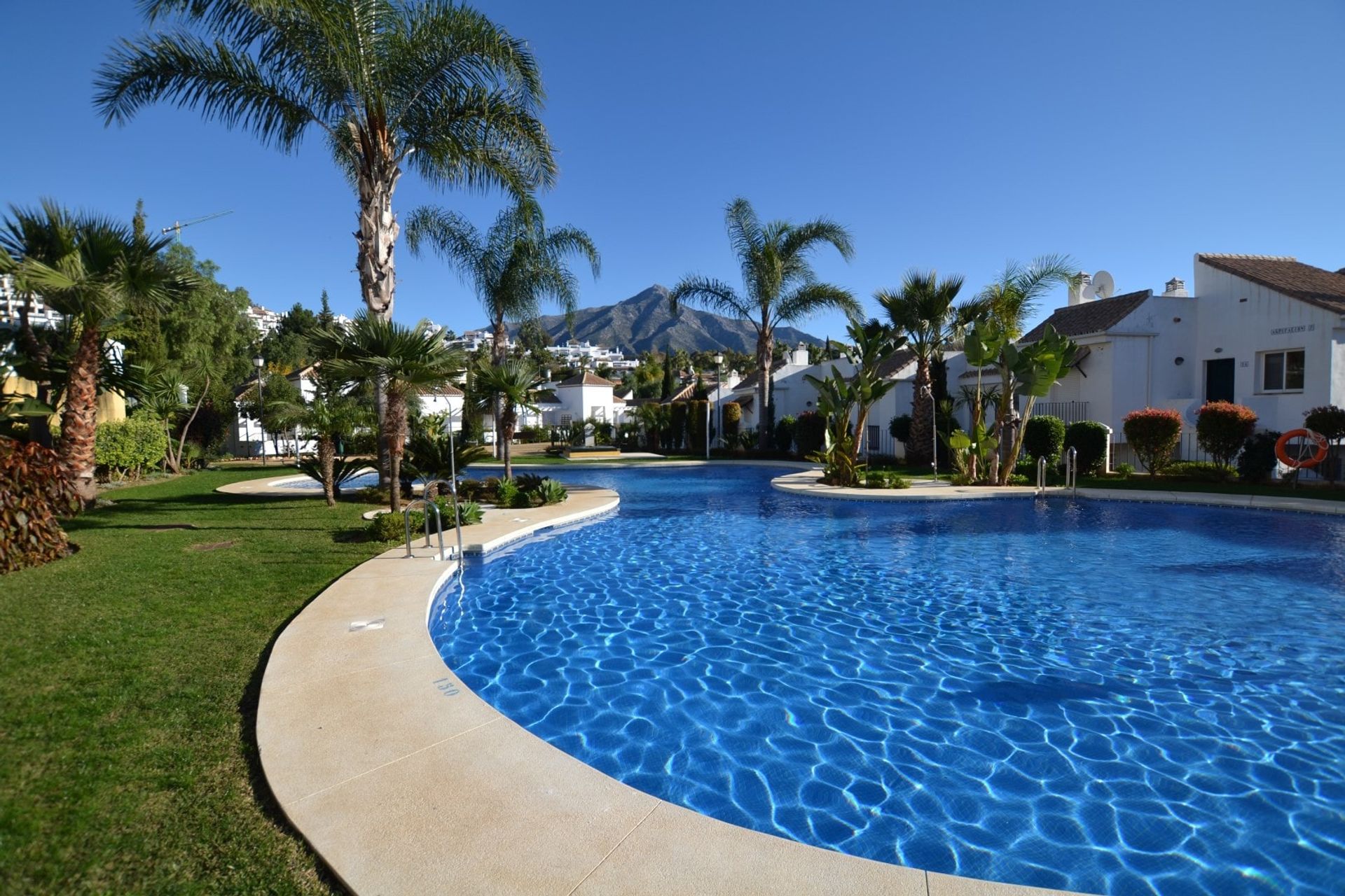 Condominium in Marbella, Andalucía 11347777