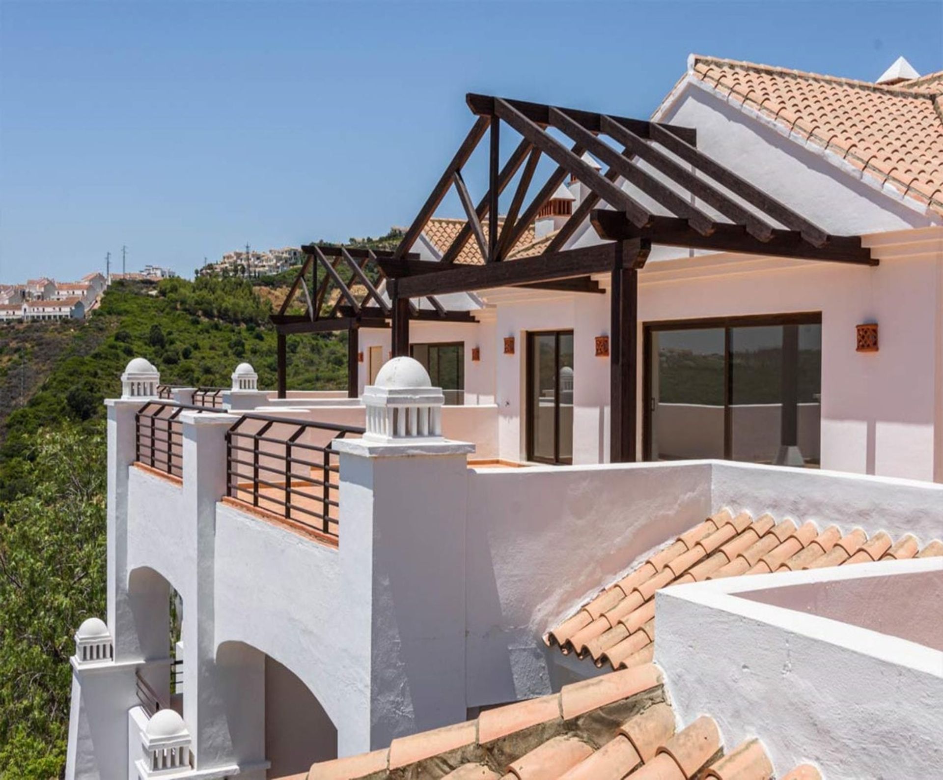 Condominium in Casares, Andalucía 11350603