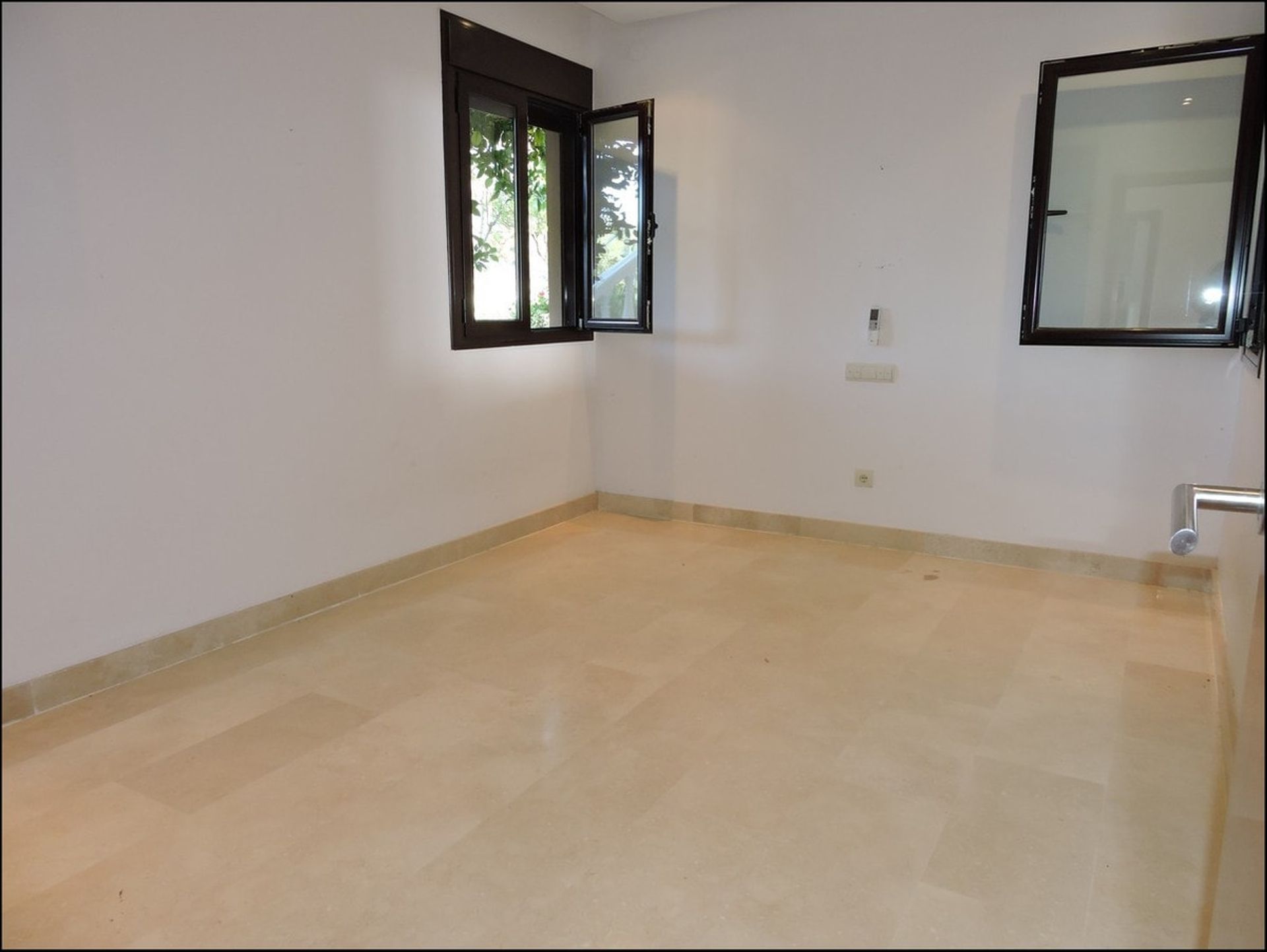 Condominio en Manilva, Andalucía 11353732