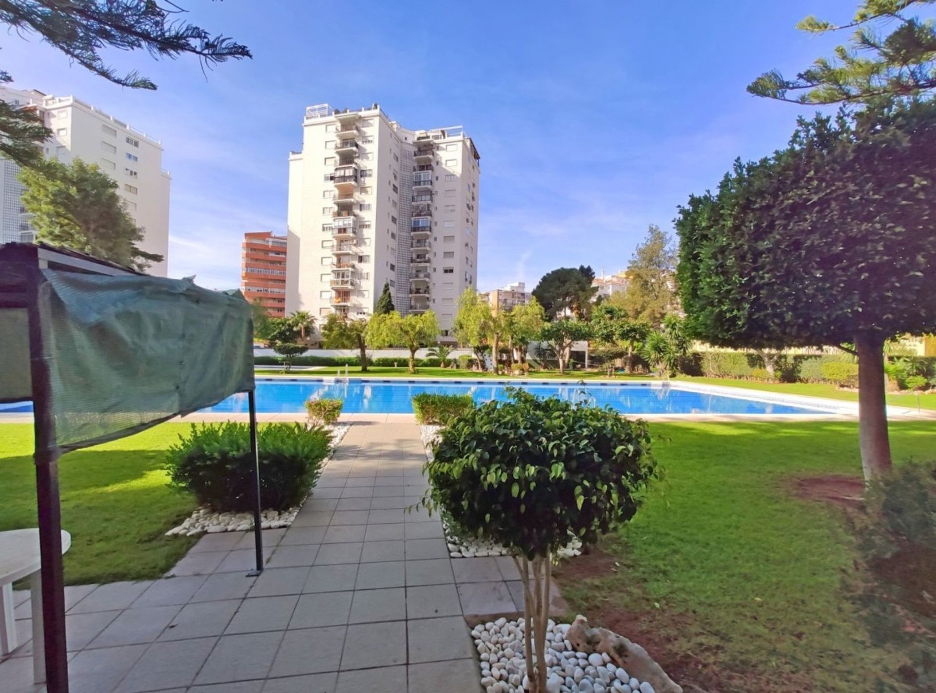 Osakehuoneisto sisään Fuengirola, Andalucía 11354321