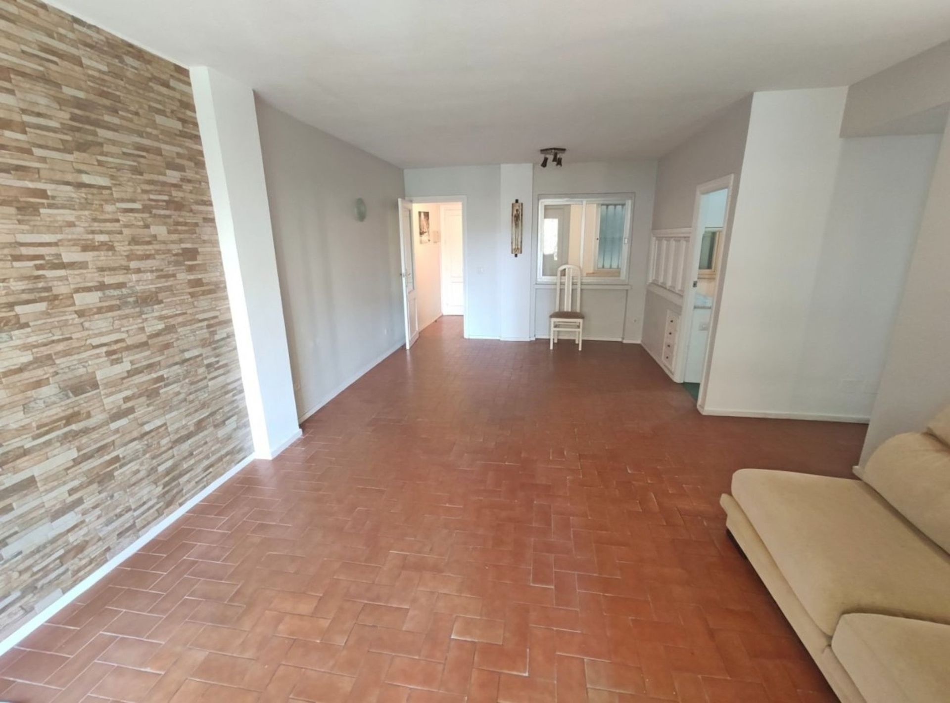 Osakehuoneisto sisään Fuengirola, Andalucía 11354321