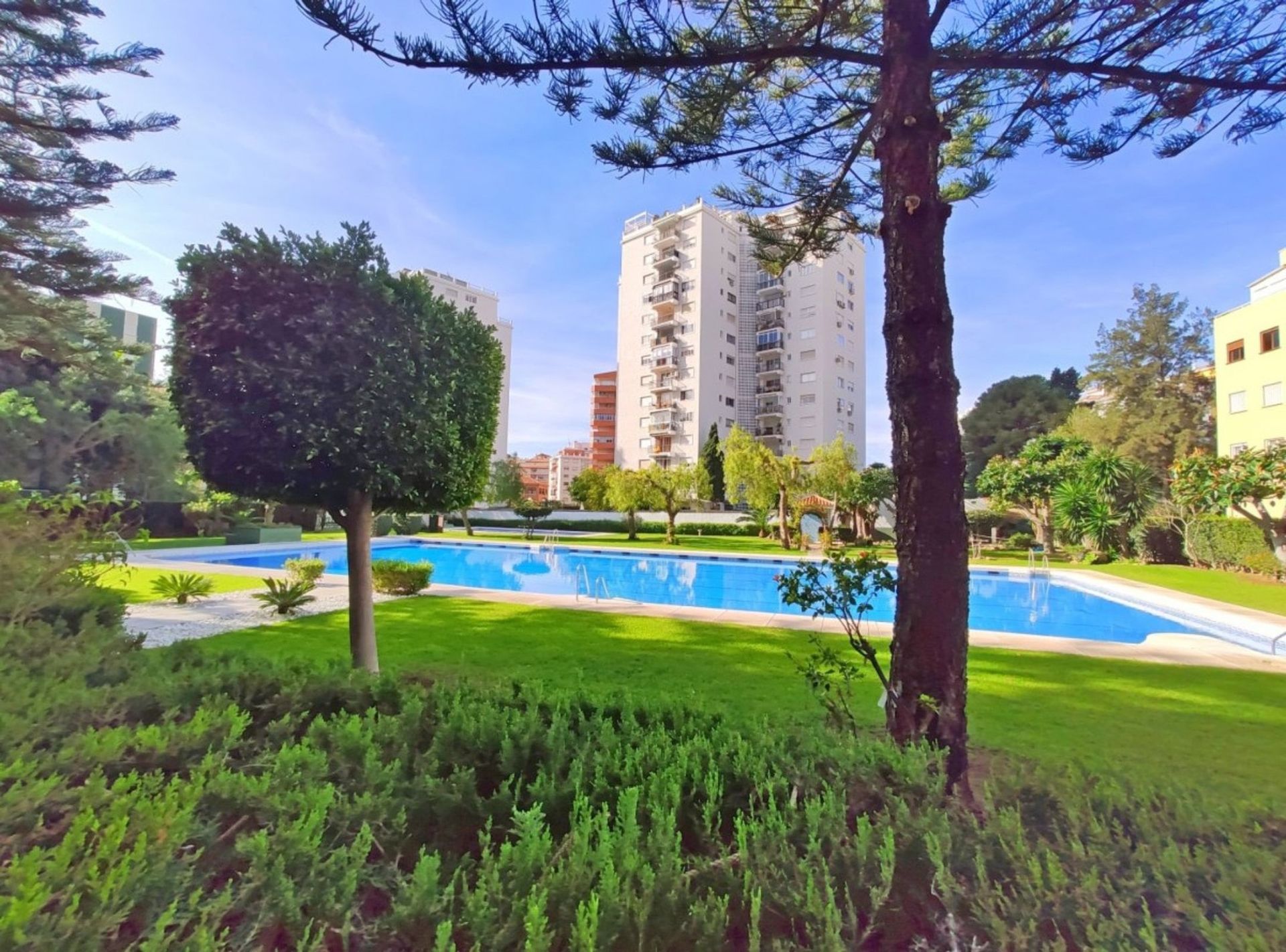 Osakehuoneisto sisään Fuengirola, Andalucía 11354321