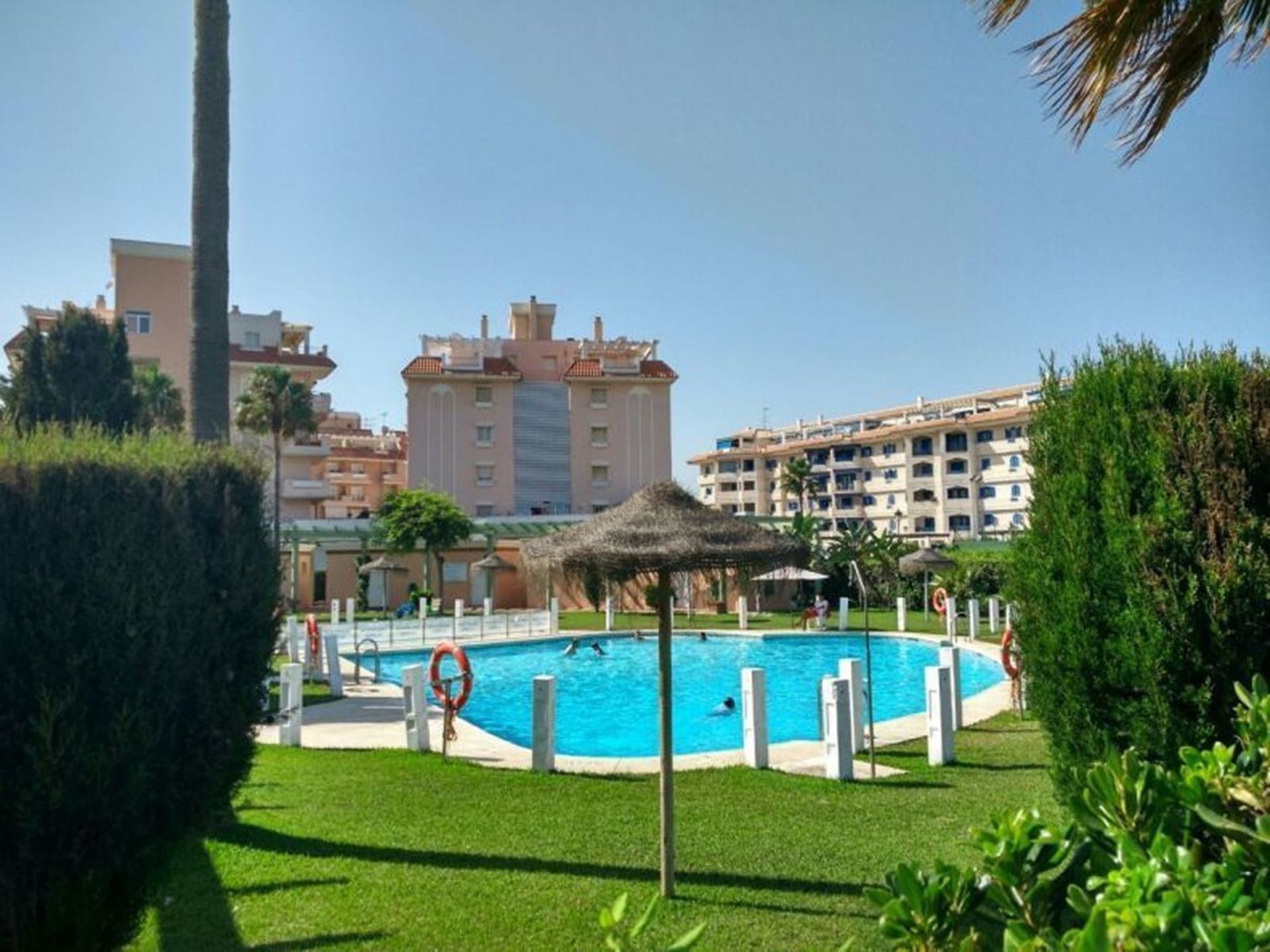 Condominium dans San Luis de Sabinillas, Andalousie 11355781