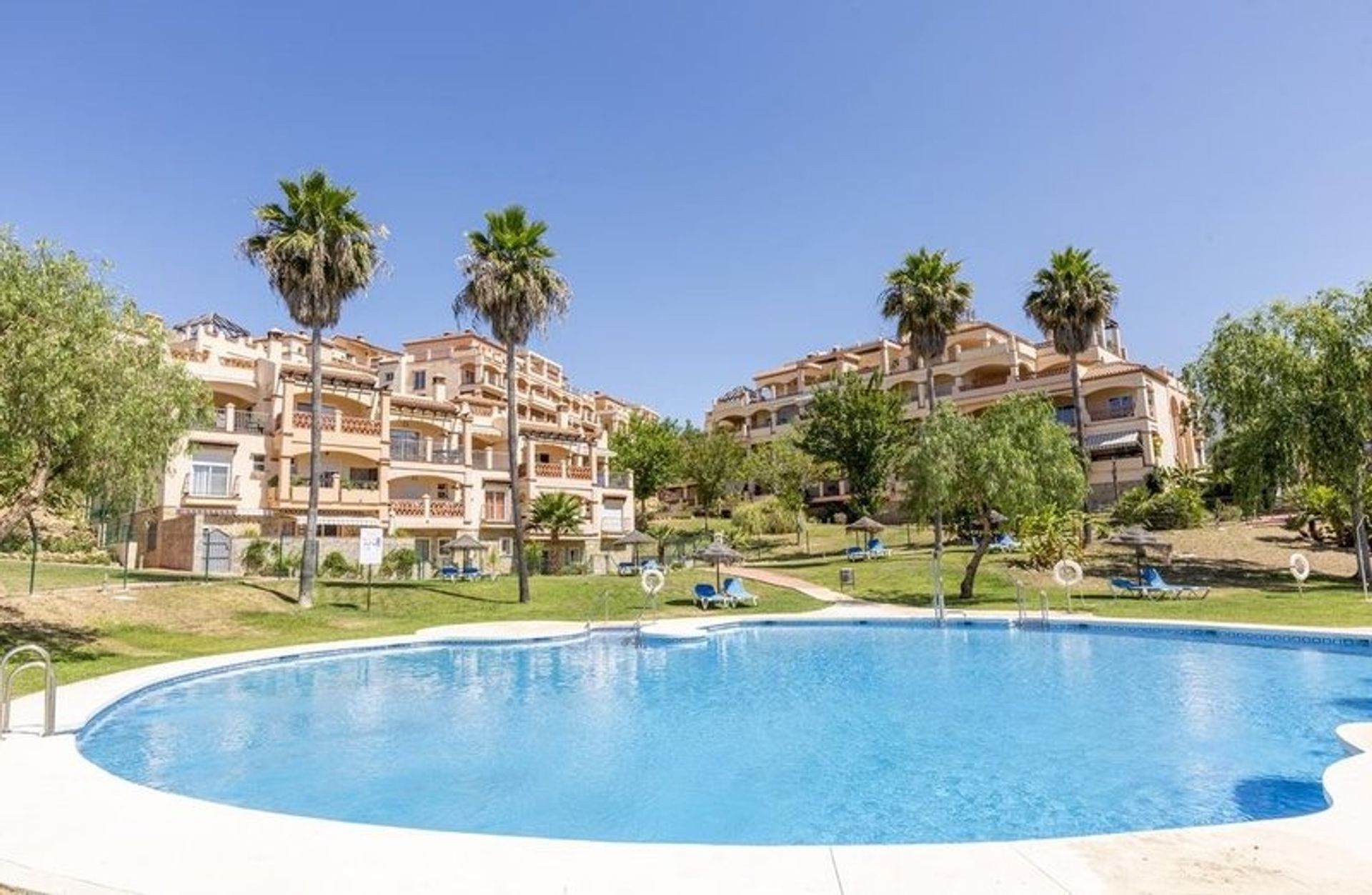 Condominio nel Fuengirola, Andalusia 11357403