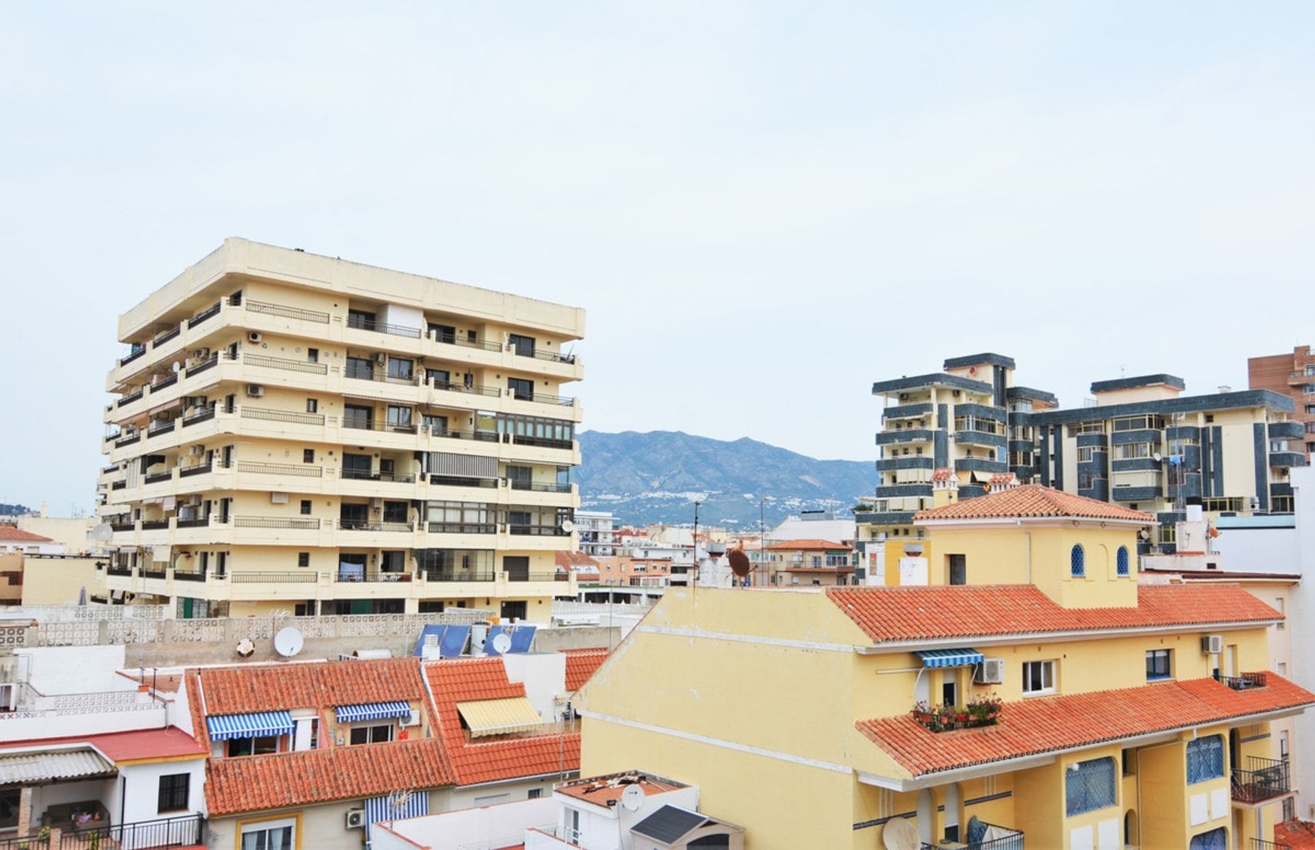 Condominio nel Fuengirola, Andalucía 11360463