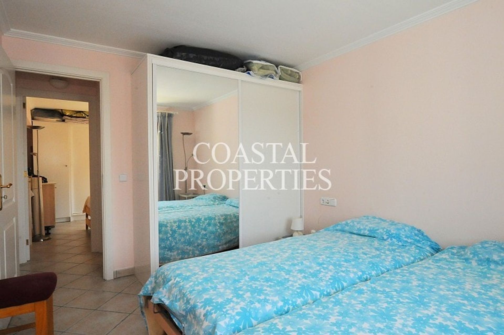 Condominium in Calvia, De Balearen 11361536