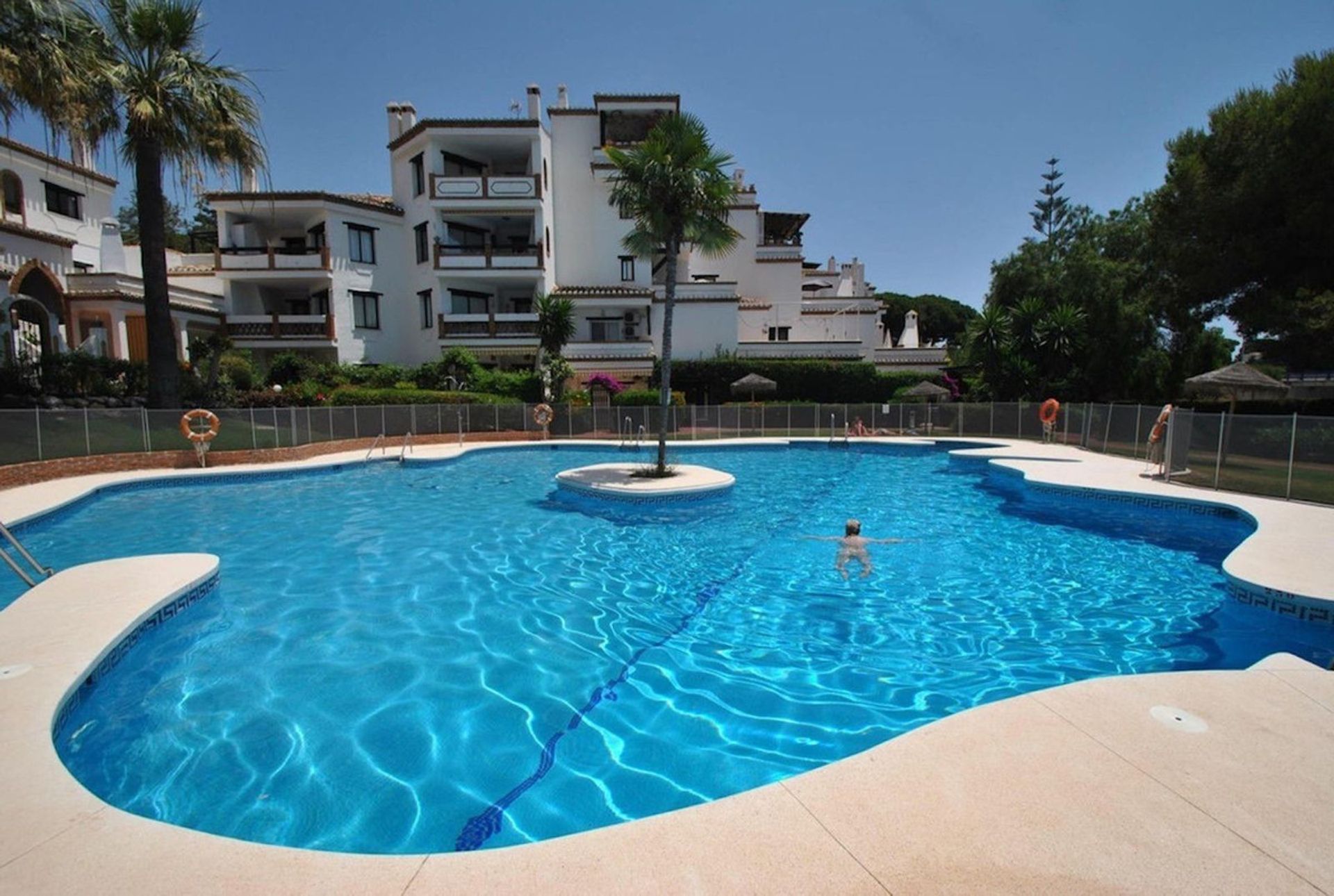 Condominium in Fuengirola, Andalusië 11363709