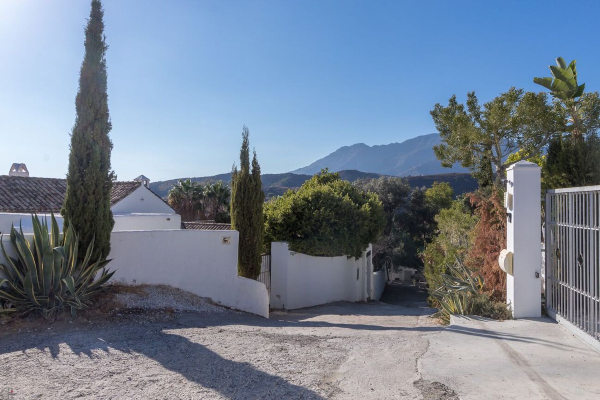 Land in Estepona, Andalucía 11364008