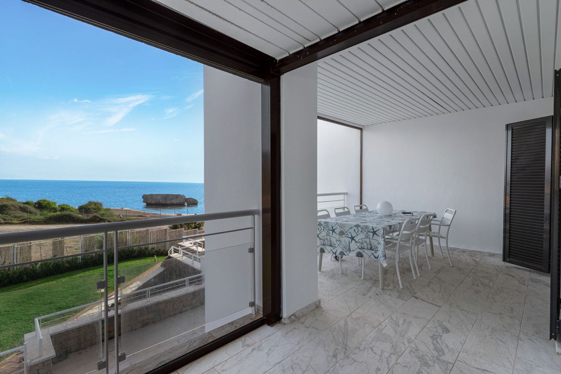 Condominium in Casares del Mar, Andalucía 11365798