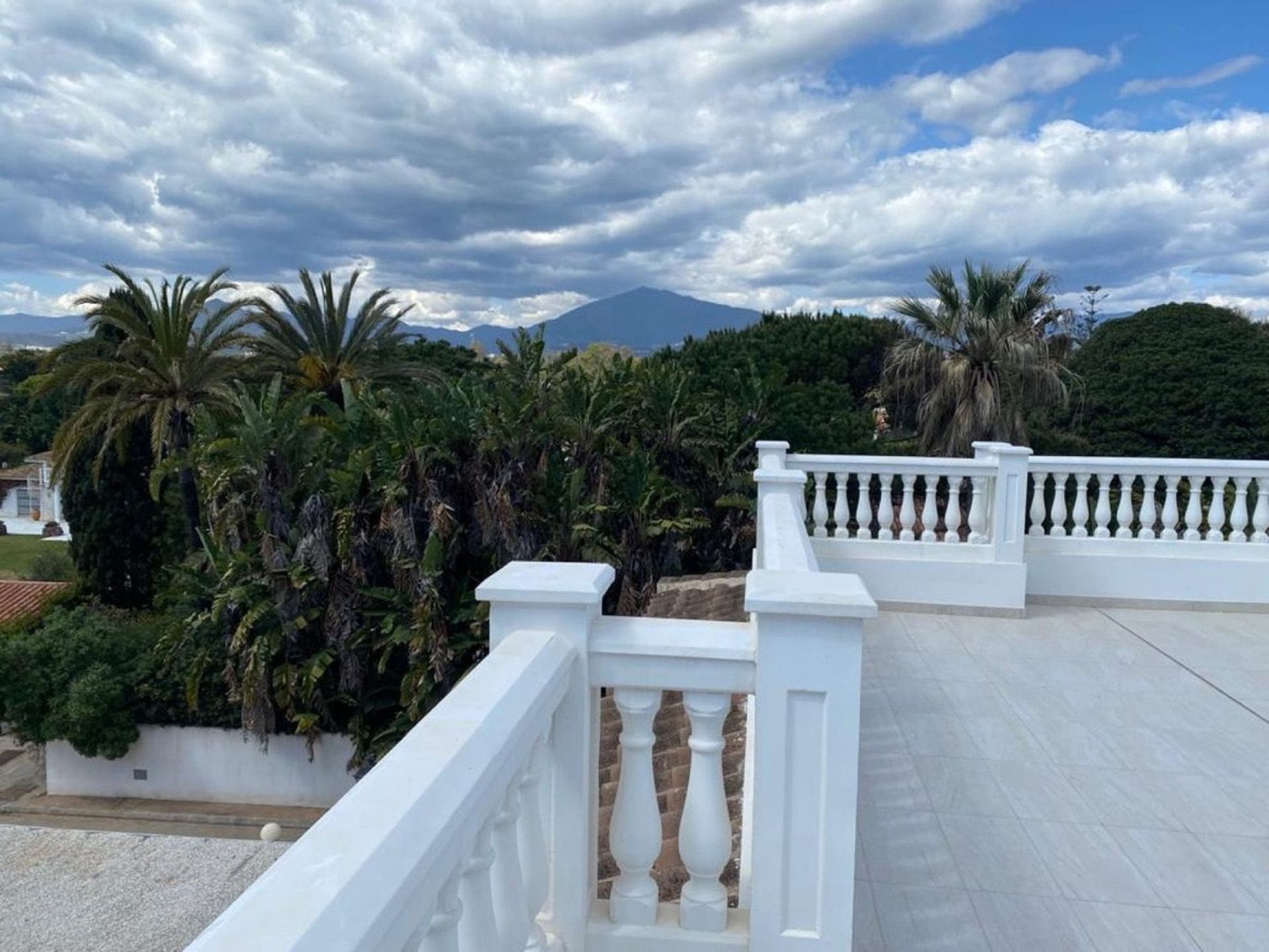 rumah dalam Estepona, Andalucía 11365953