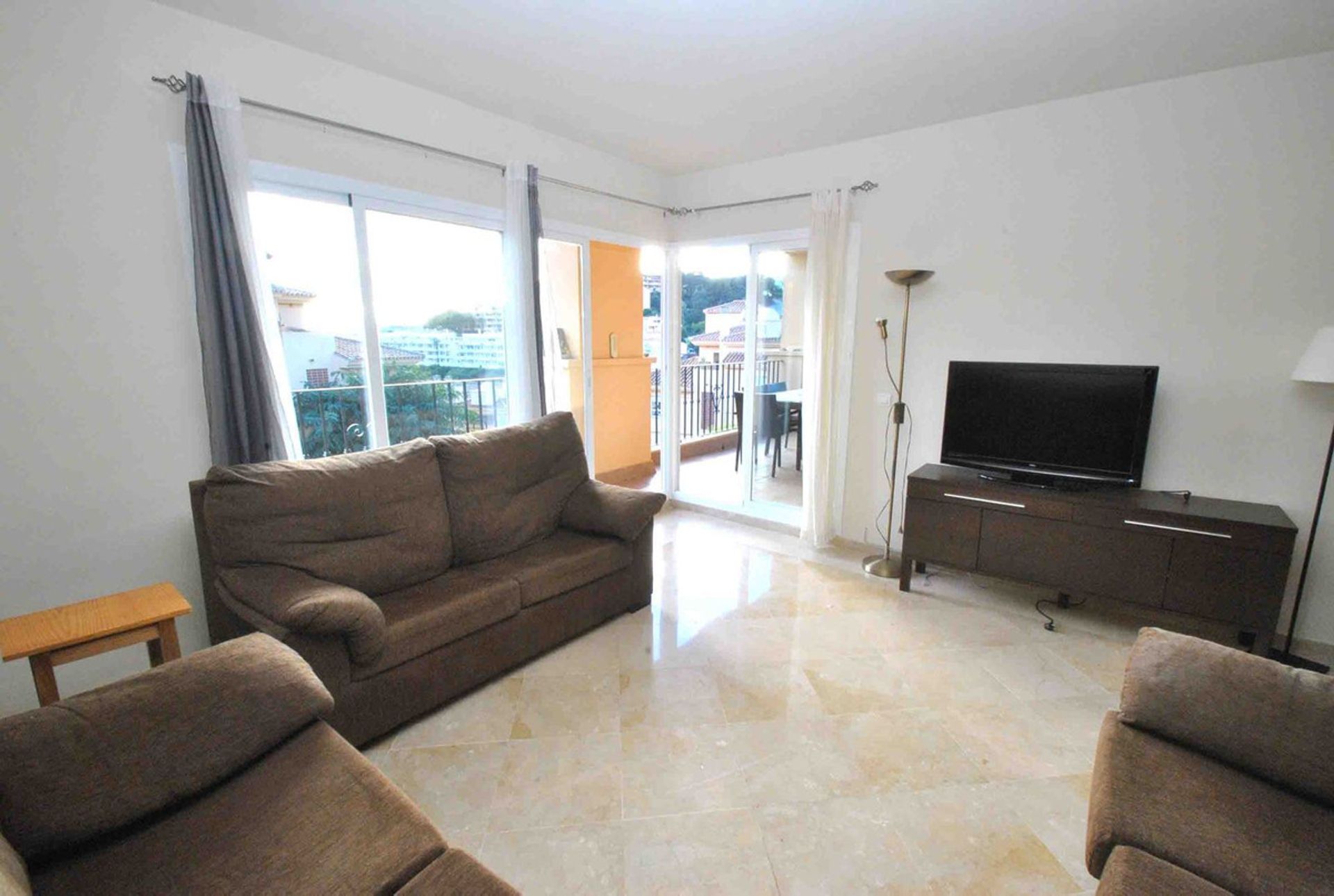 Condominium in Fuengirola, Andalusia 11365976