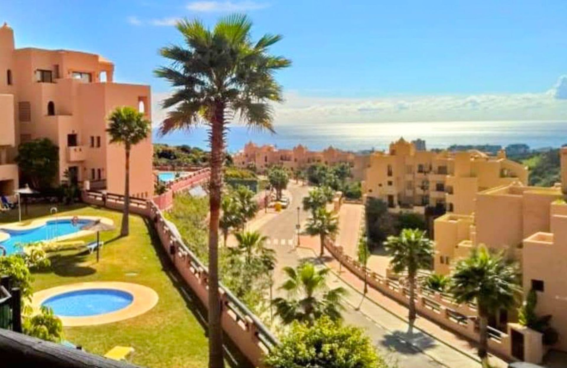 Condominium dans San Luis de Sabinillas, Andalousie 11366616