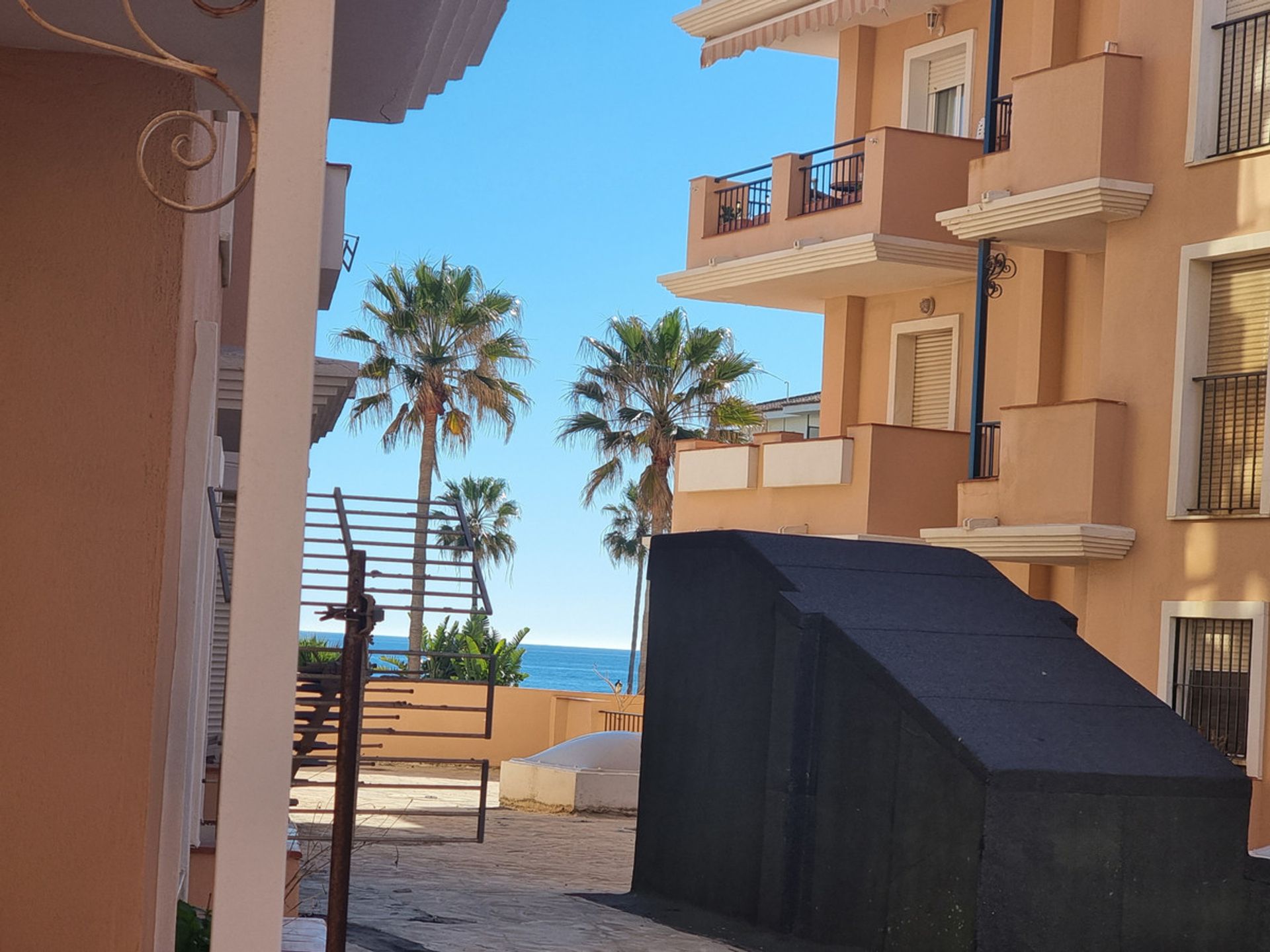 Condominium dans San Luis de Sabinillas, Andalusia 11367414