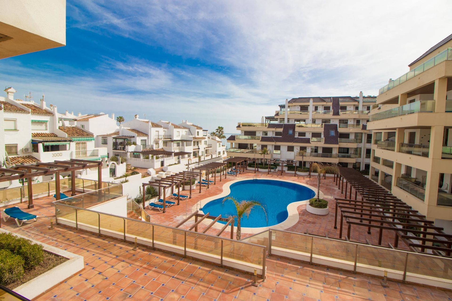 Condominio en Puerto de la Duquesa, Andalusia 11367469