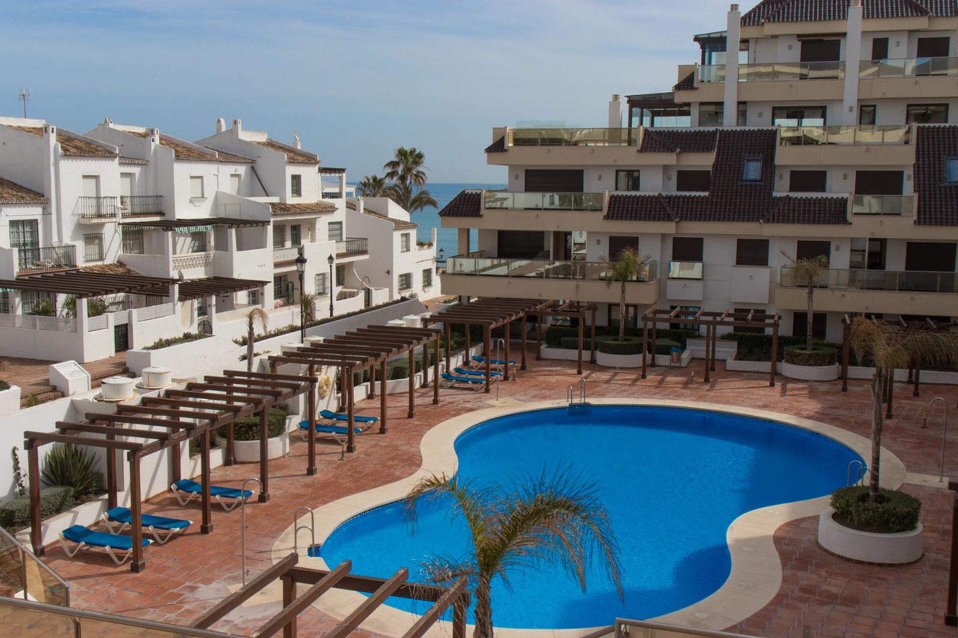 Condominio en Puerto de la Duquesa, Andalusia 11367469