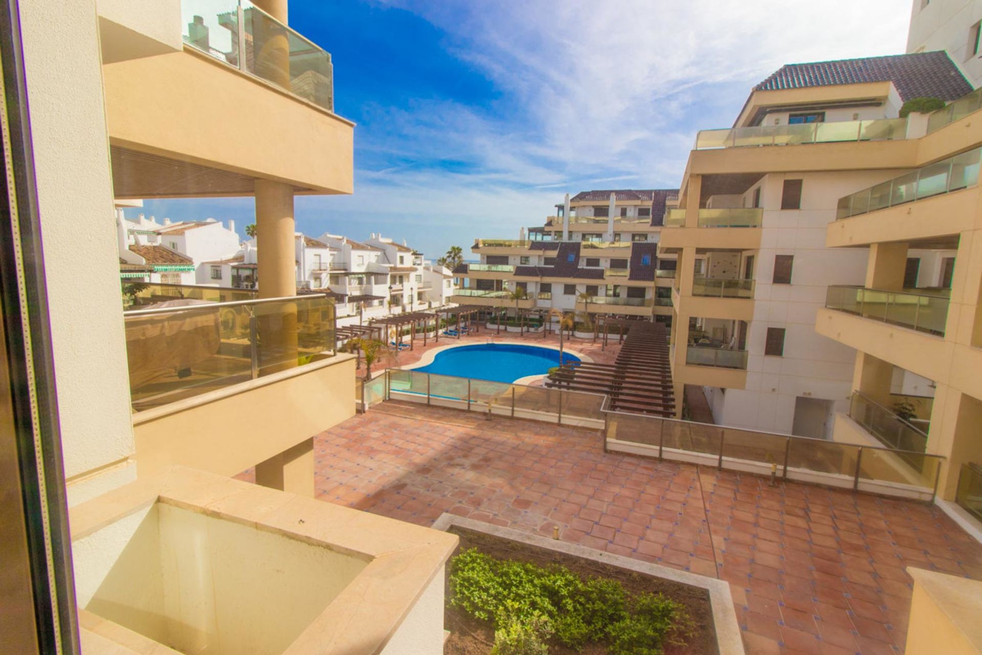 Condominio en Puerto de la Duquesa, Andalusia 11367469