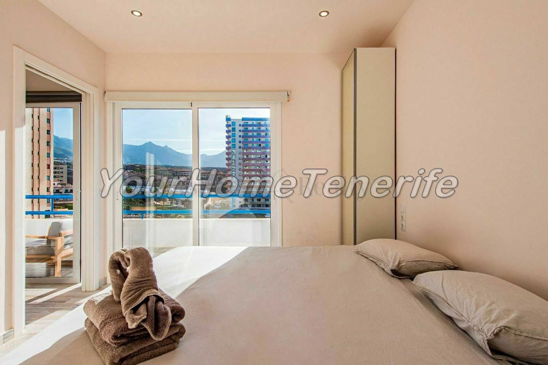 Condominium dans Adeje, Canary Islands 11370057