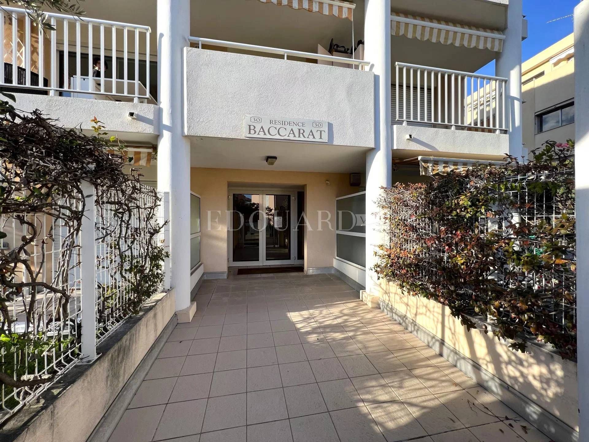 Condominio nel Roquebrune-Cap-Martin, Provence-Alpes-Côte d'Azur 11370236