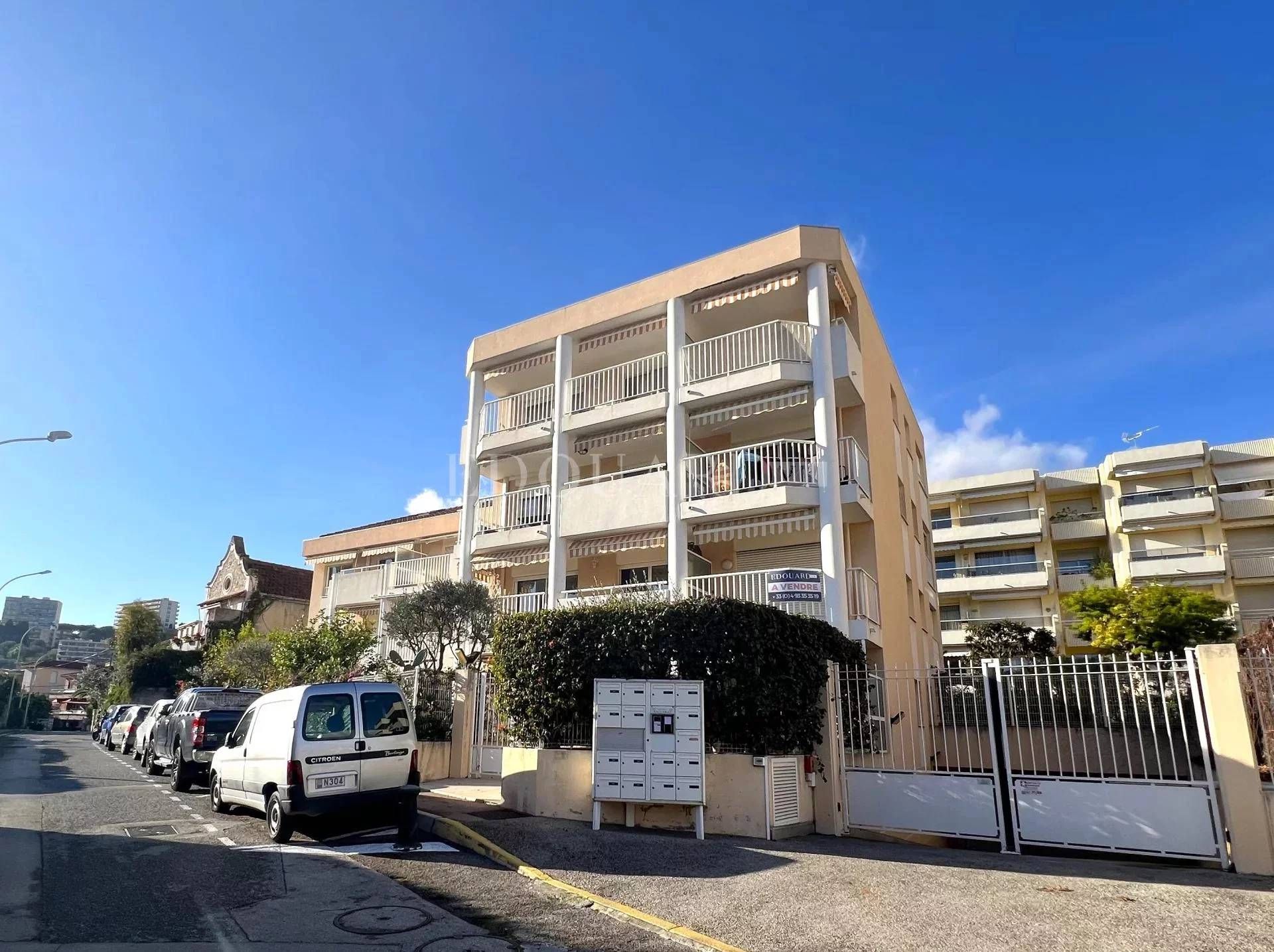 Condominio nel Roquebrune-Cap-Martin, Provence-Alpes-Côte d'Azur 11370236