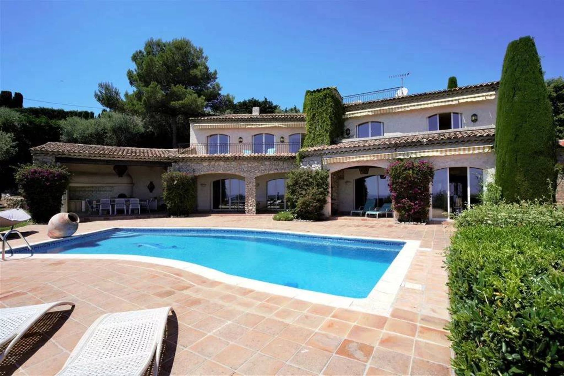 Casa nel Vallauris, Provence-Alpes-Côte d'Azur 11370353