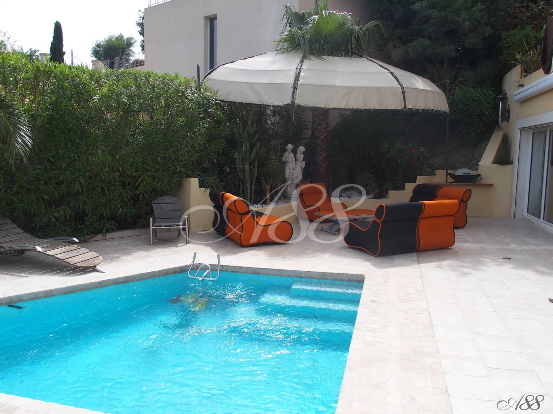 Hus i Sainte-Maxime, Provence-Alpes-Cote d'Azur 11370426