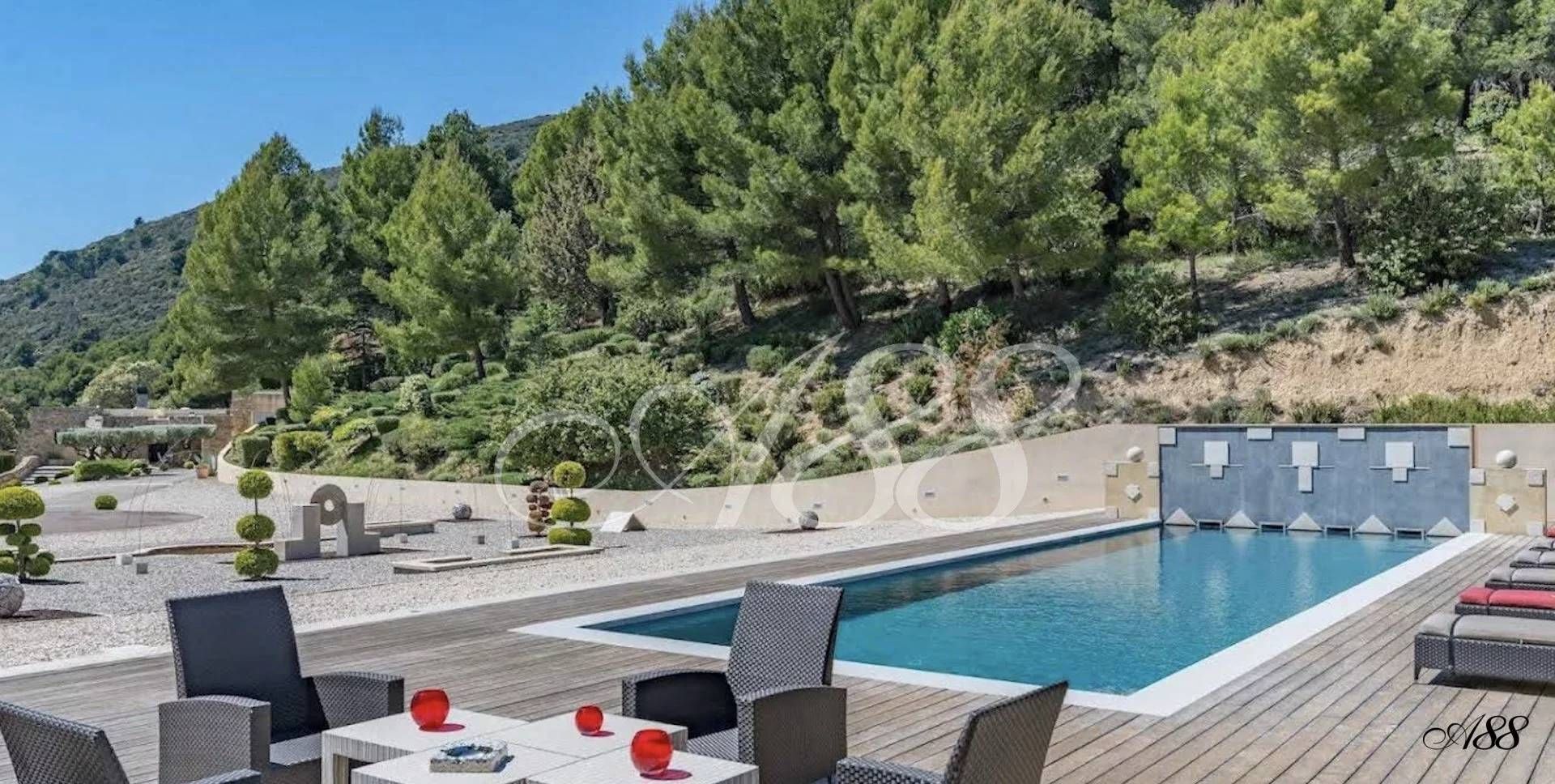 Hus i Lourmarin, Provence-Alpes-Côte d'Azur 11370430