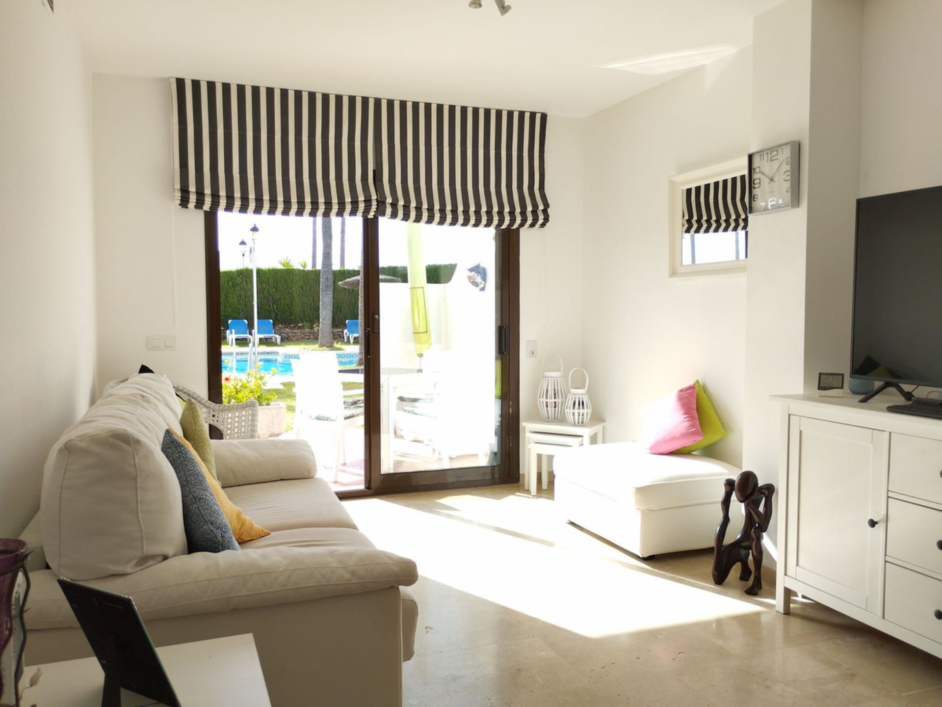 Condominium in Puerto de la Duquesa, Andalusia 11370449