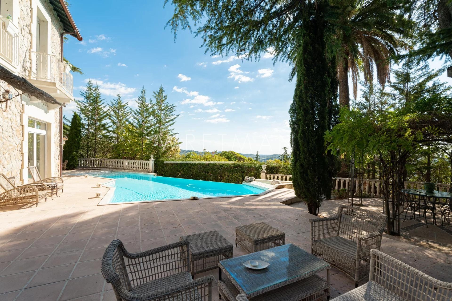 Huis in Grasse, Provence-Alpes-Côte d'Azur 11371336