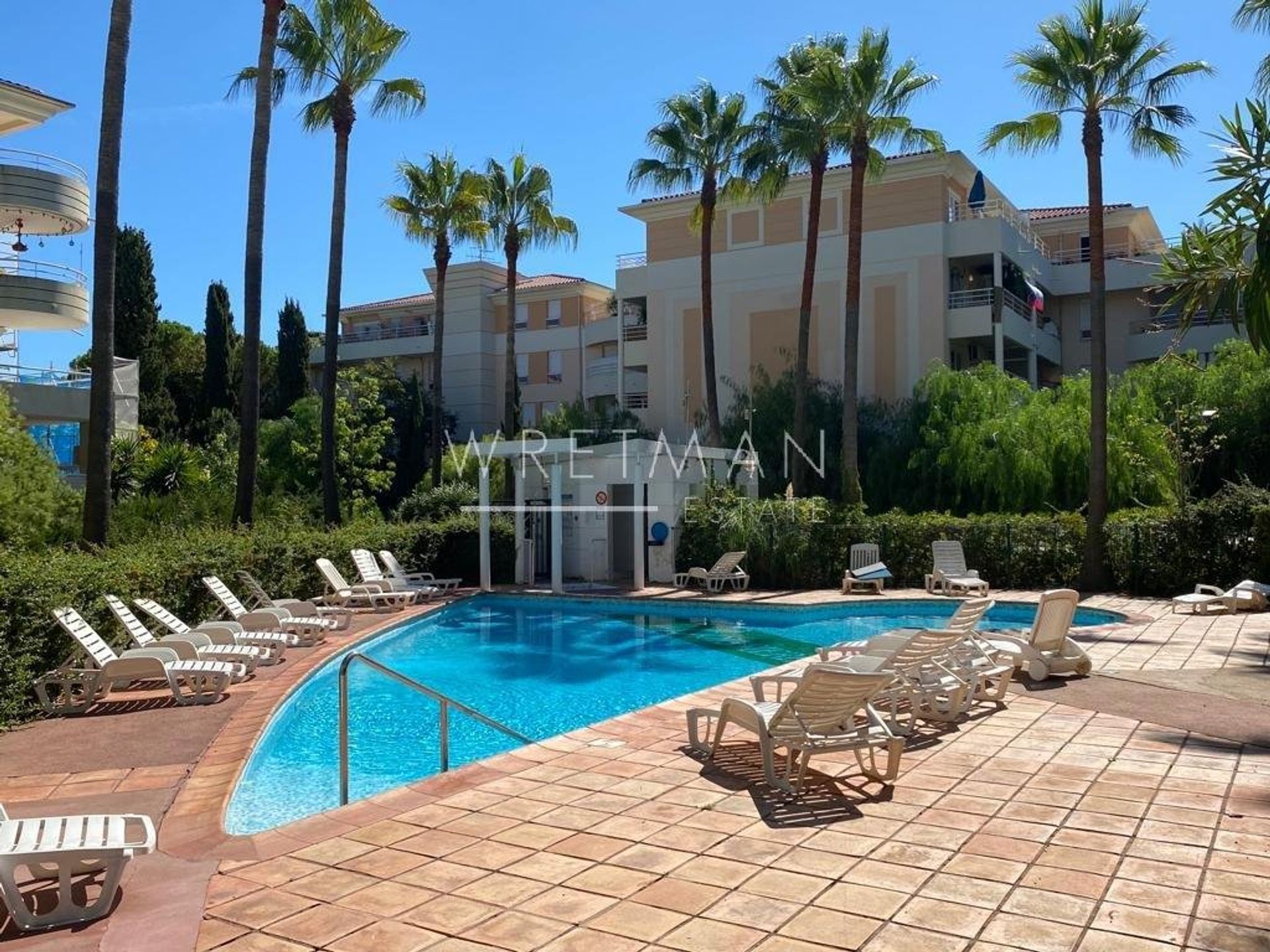 Condominium in Cannes, Alpes-Maritimes 11371350