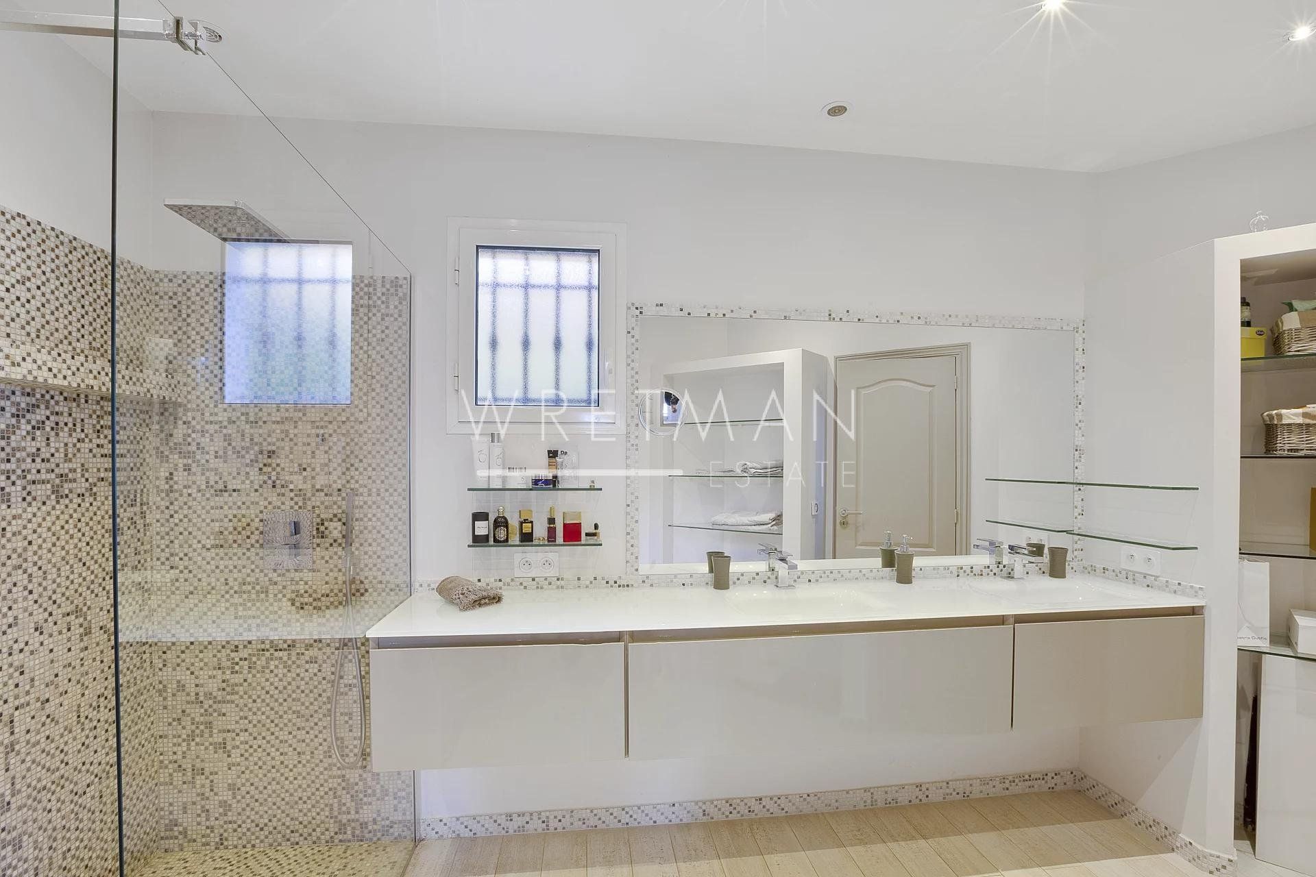 Hus i Saint-Paul-de-Vence, Alpes-Maritimes 11371477