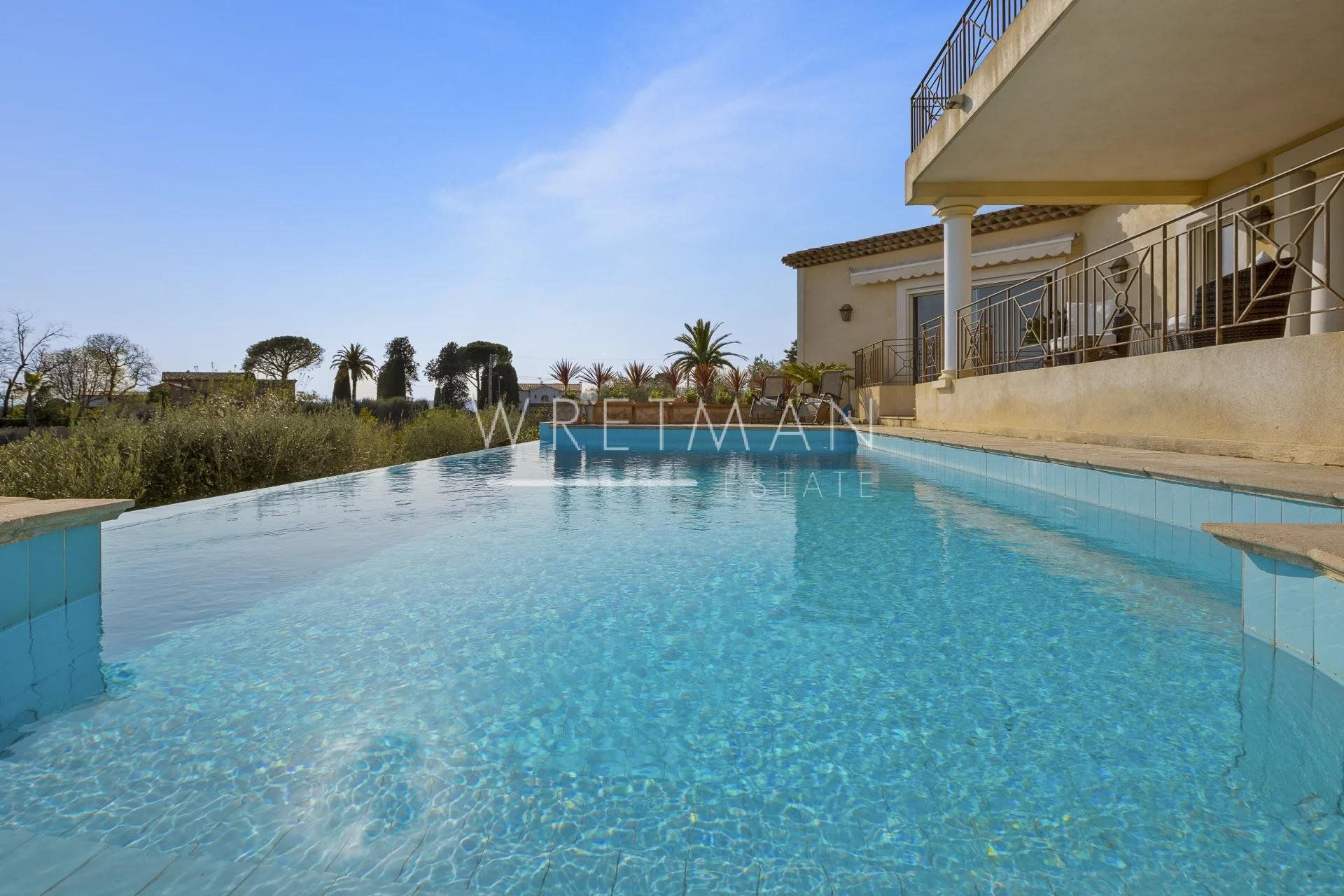 Casa nel Saint-Paul-de-Vence, Provenza-Alpi-Costa Azzurra 11371477