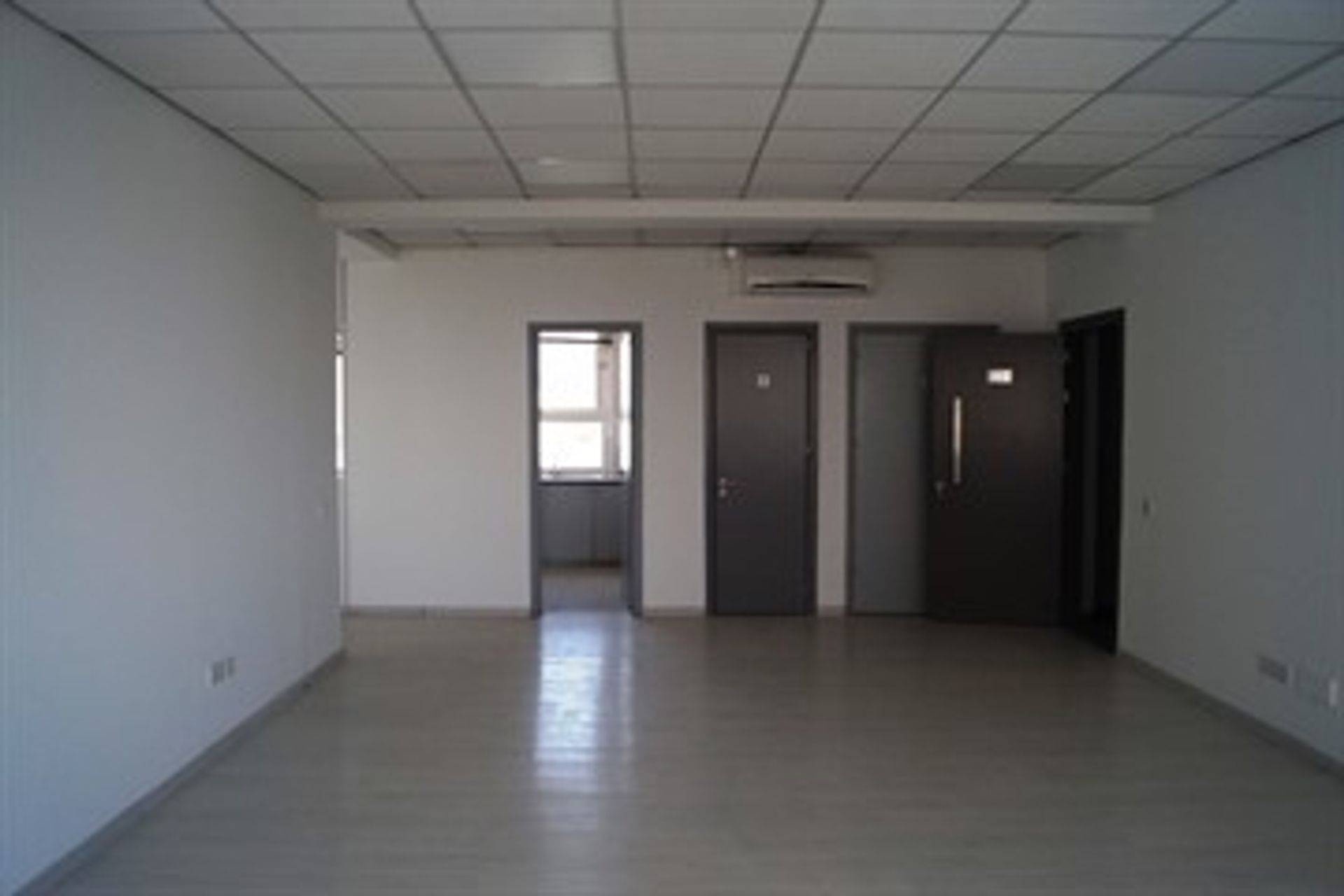 Γραφείο σε Strovolos, Nicosia 11372046