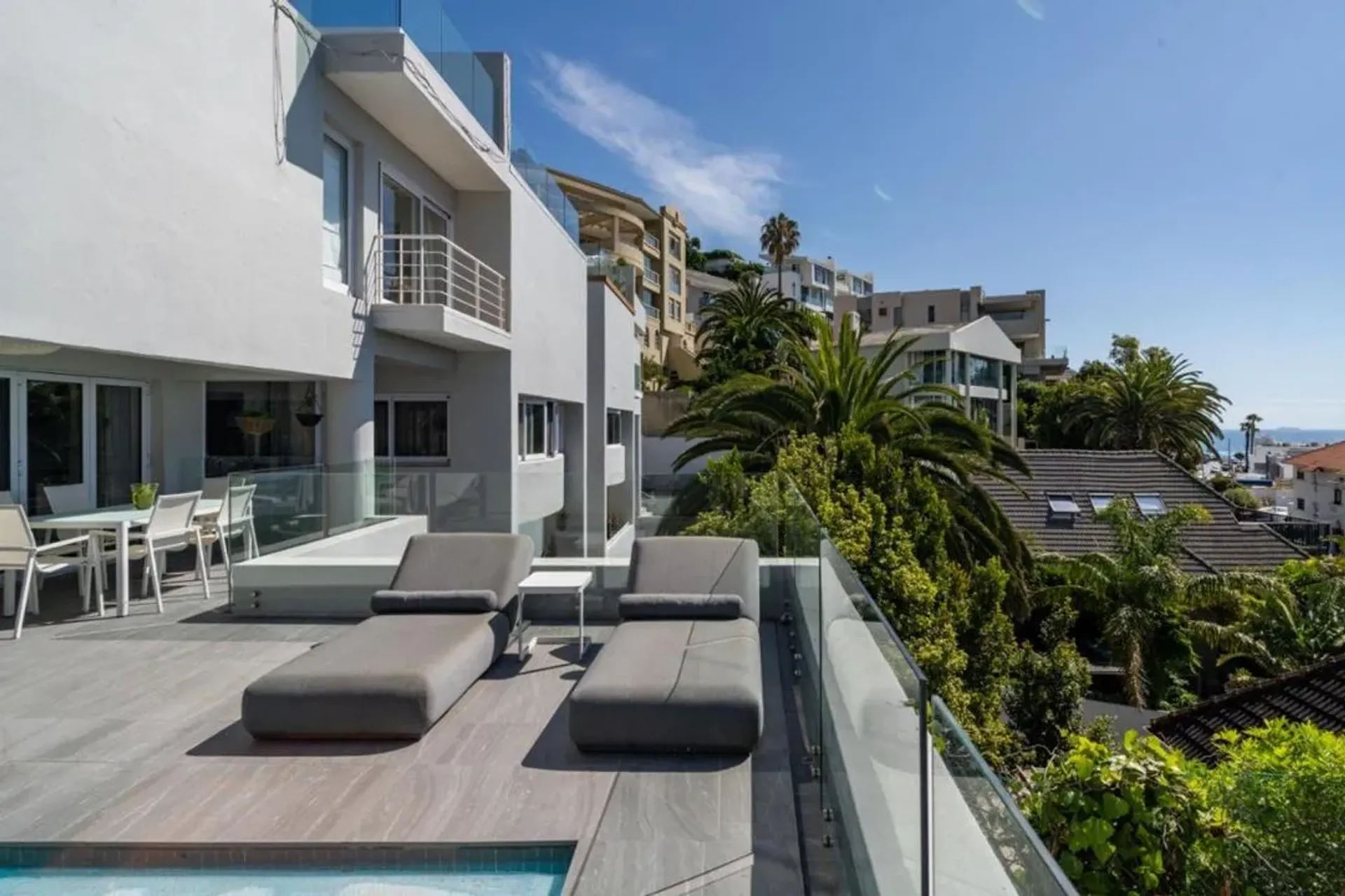 Condominium in Clifton, 160 Kloof Road 11378579