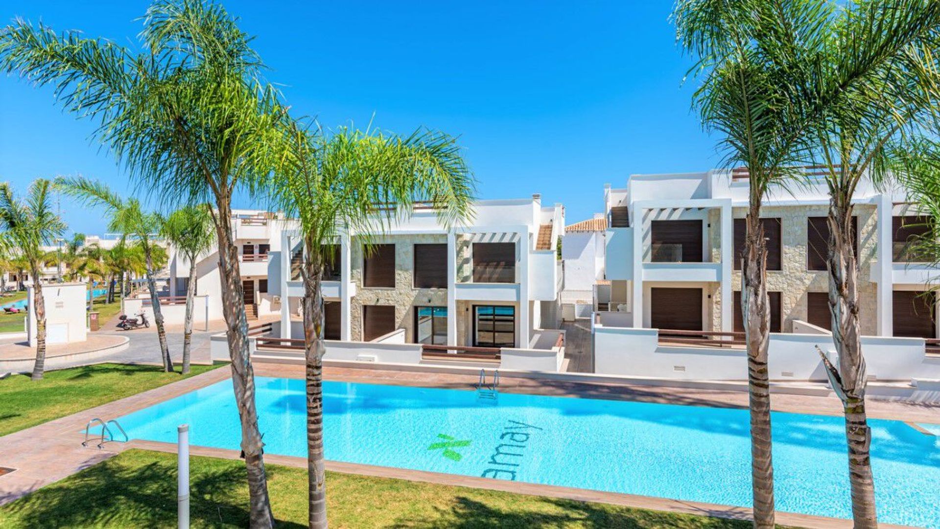 Condominium in Torrevieja, Comunidad Valenciana 11380431