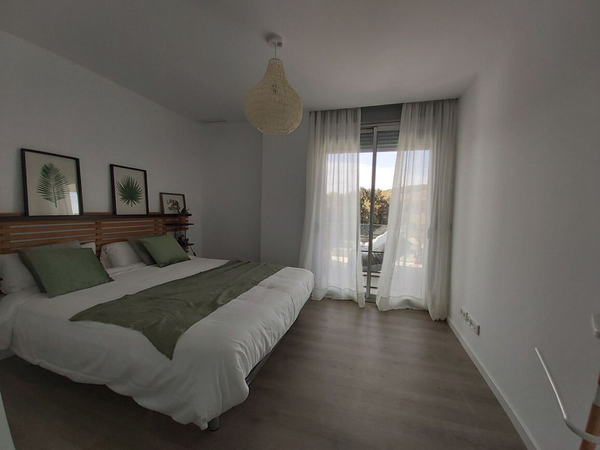 Condominium in Estepona, Andalusia 11381603