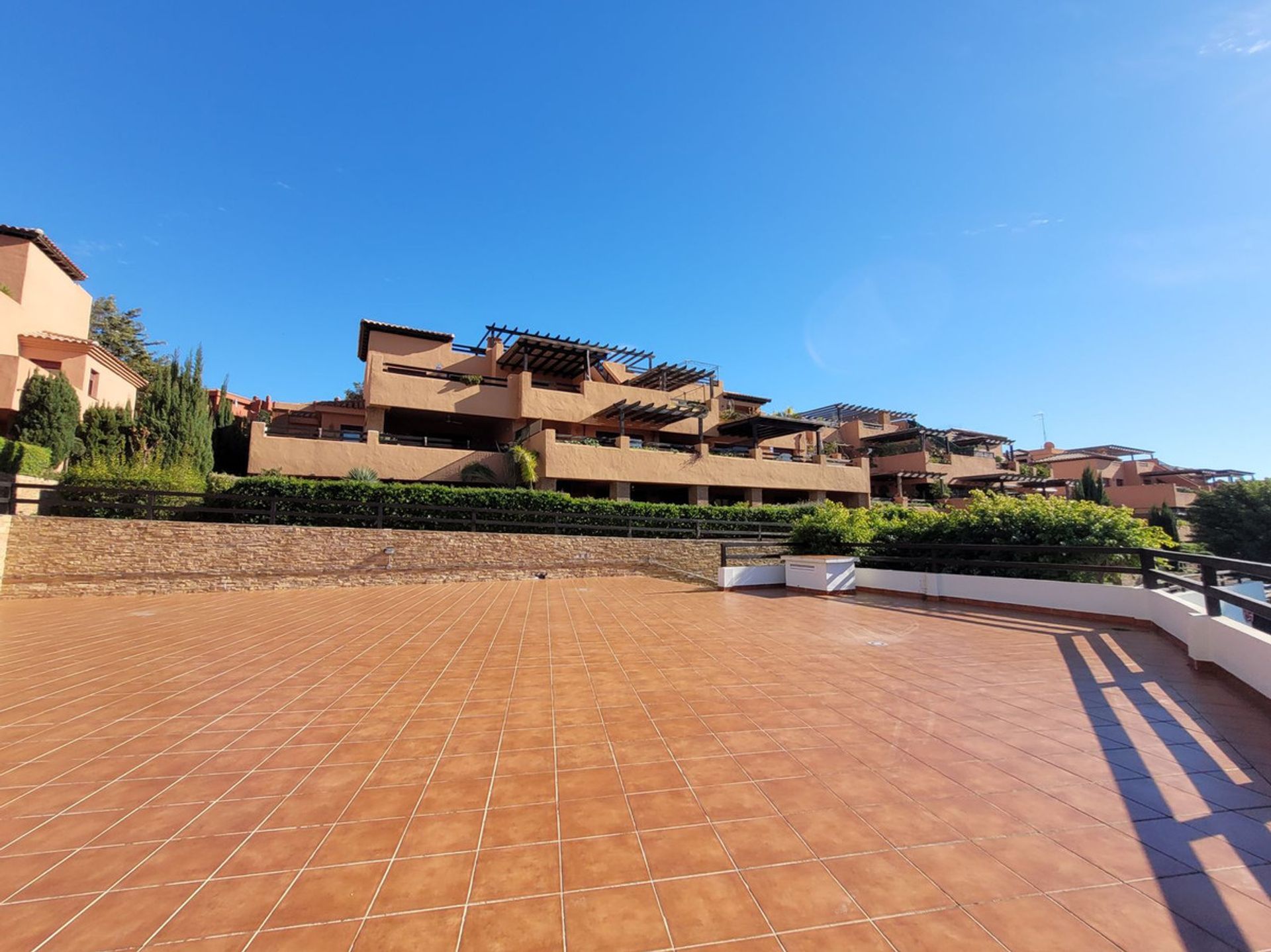 Condominio en Casares, Andalucía 11383758