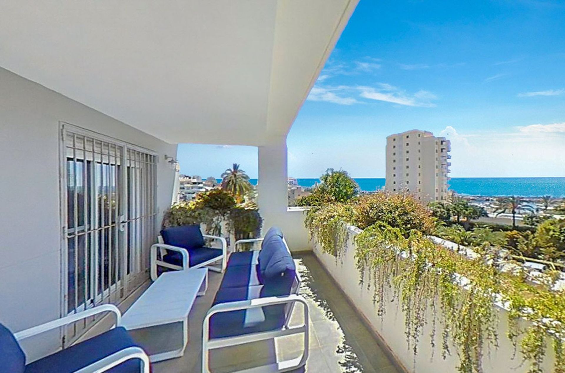 Condominium in Estepona, Andalucía 11385168