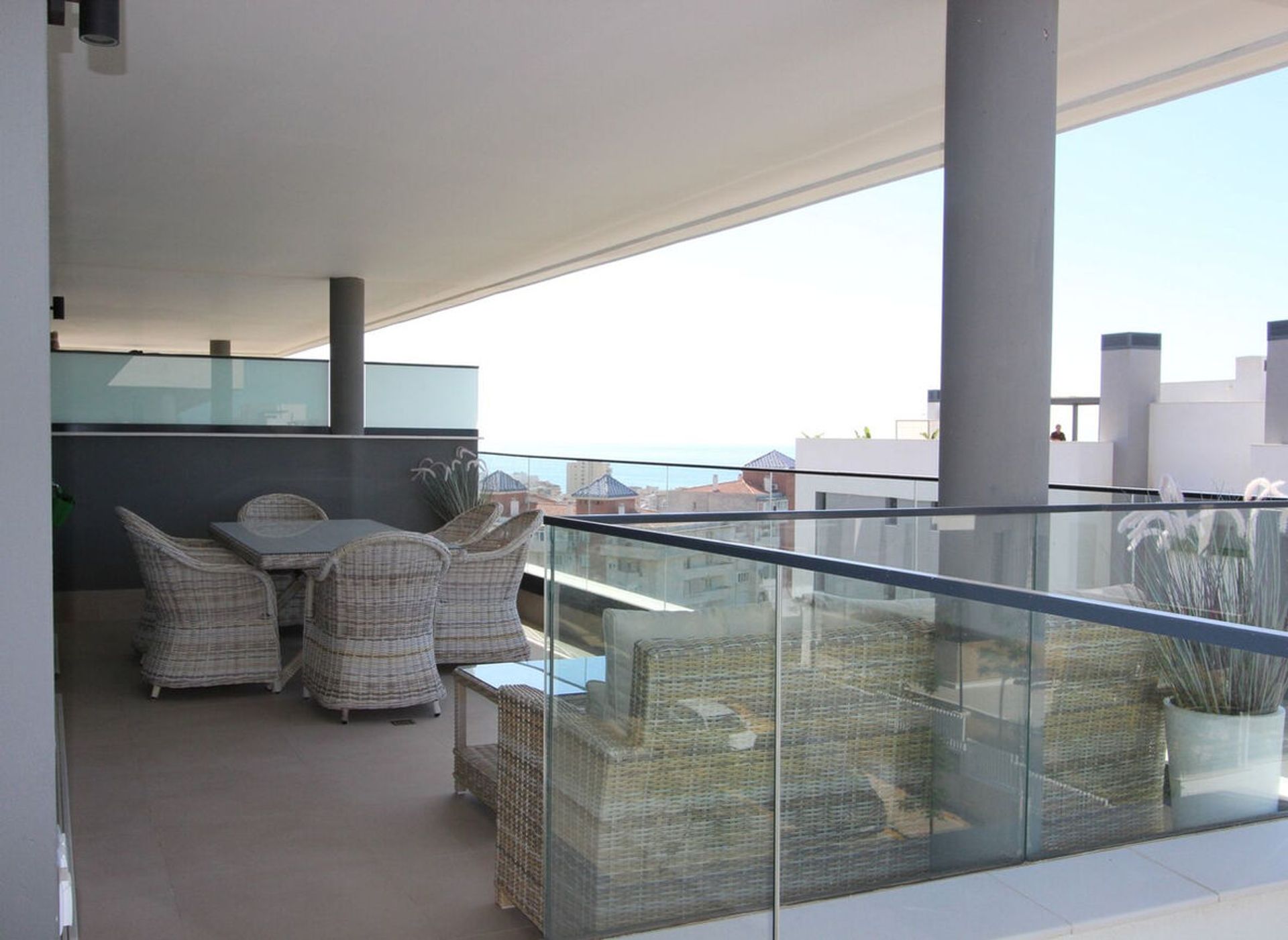 Condominium in Estepona, Andalucía 11387928