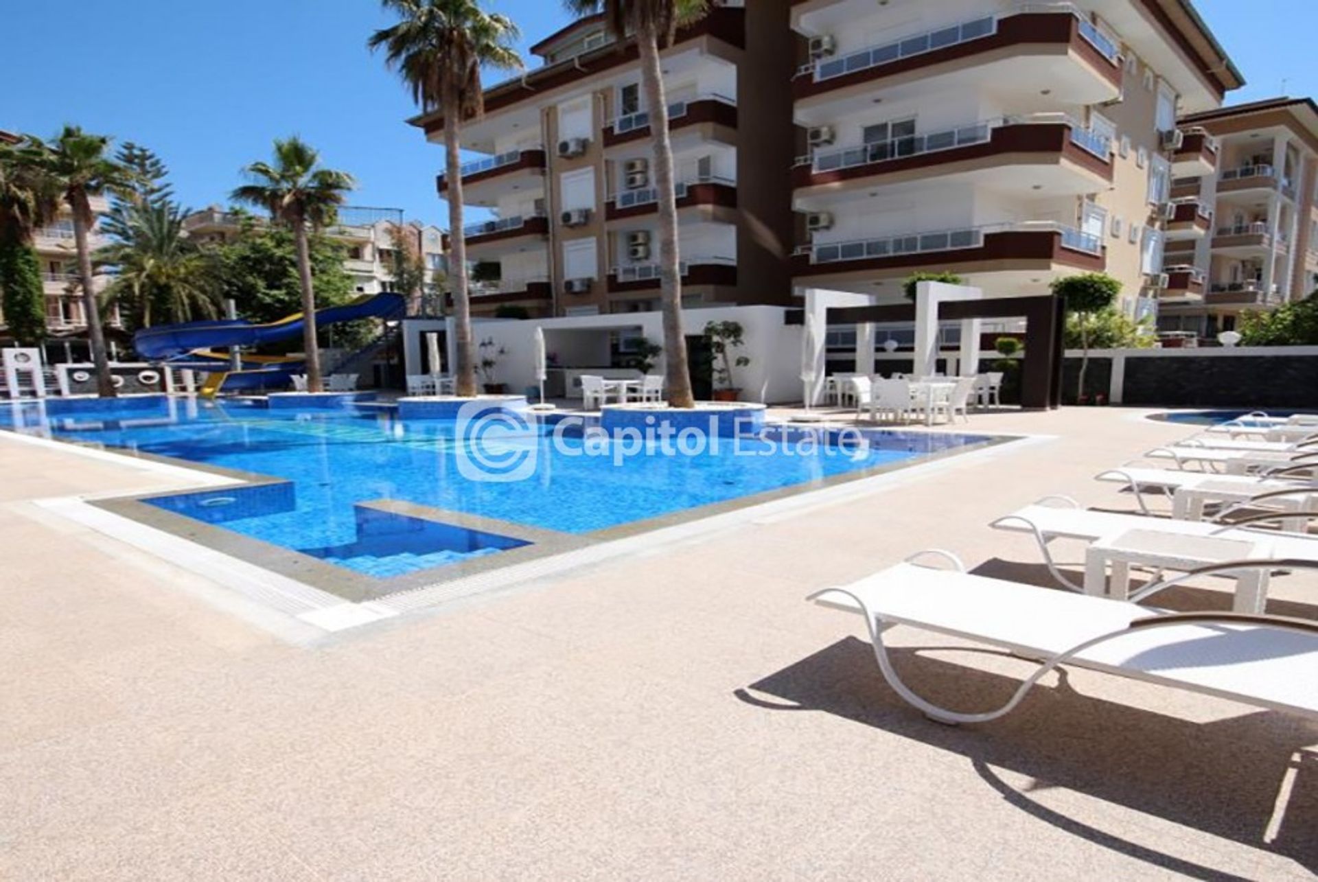 Condominio en Oba, Antalya 11389611