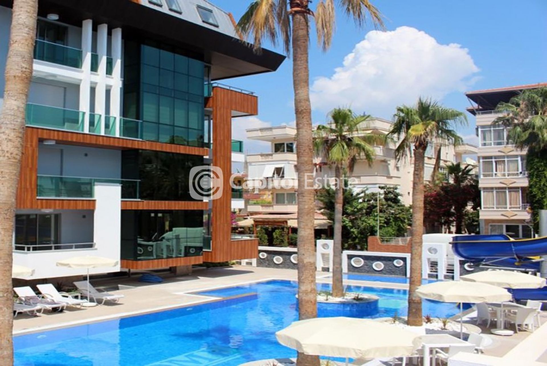 Condominio en Oba, Antalya 11389611