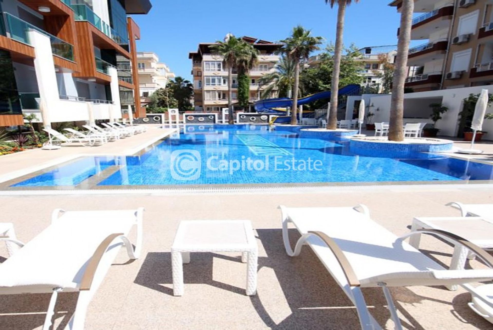 Condominio en Oba, Antalya 11389611