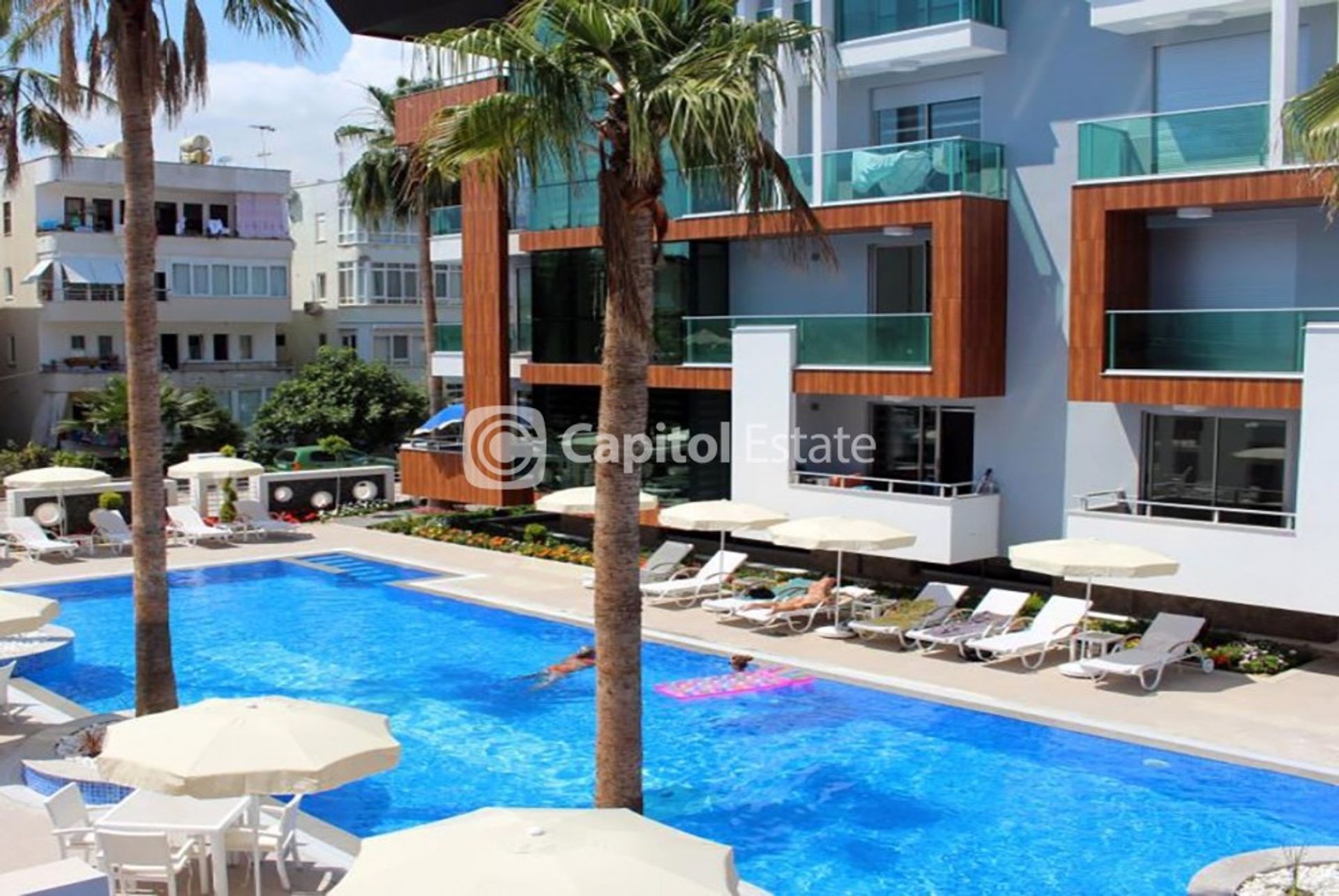 Condominio en Oba, Antalya 11389611